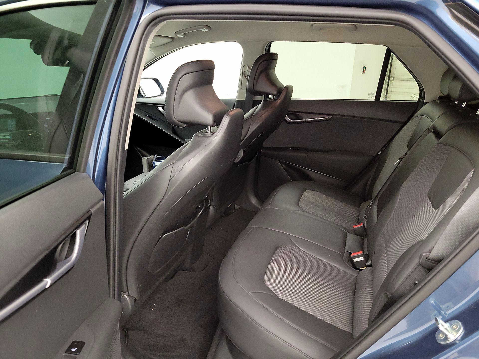 Thumbnail: 2023 Kia Niro - 17