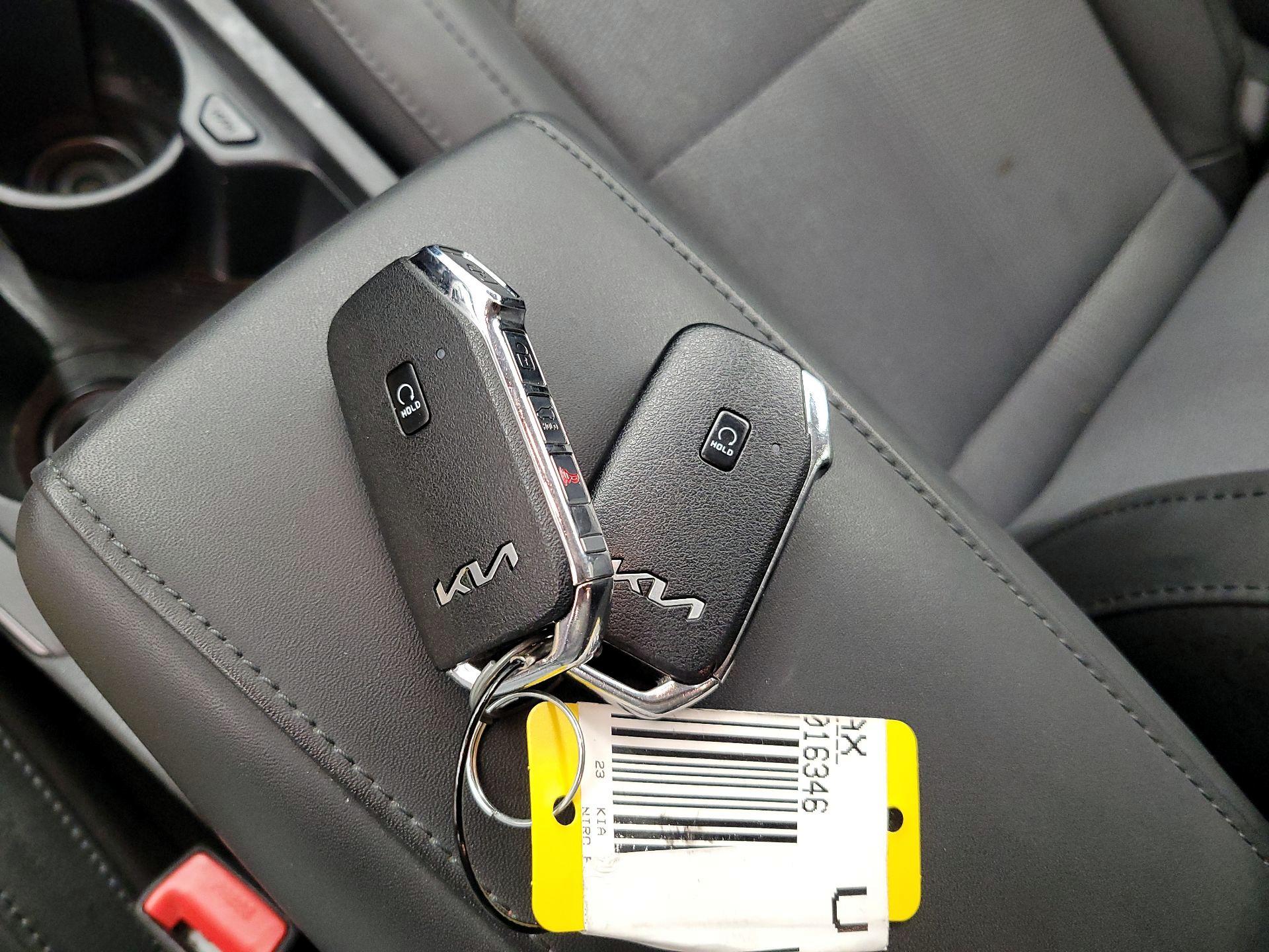 Thumbnail: 2023 Kia Niro - 20