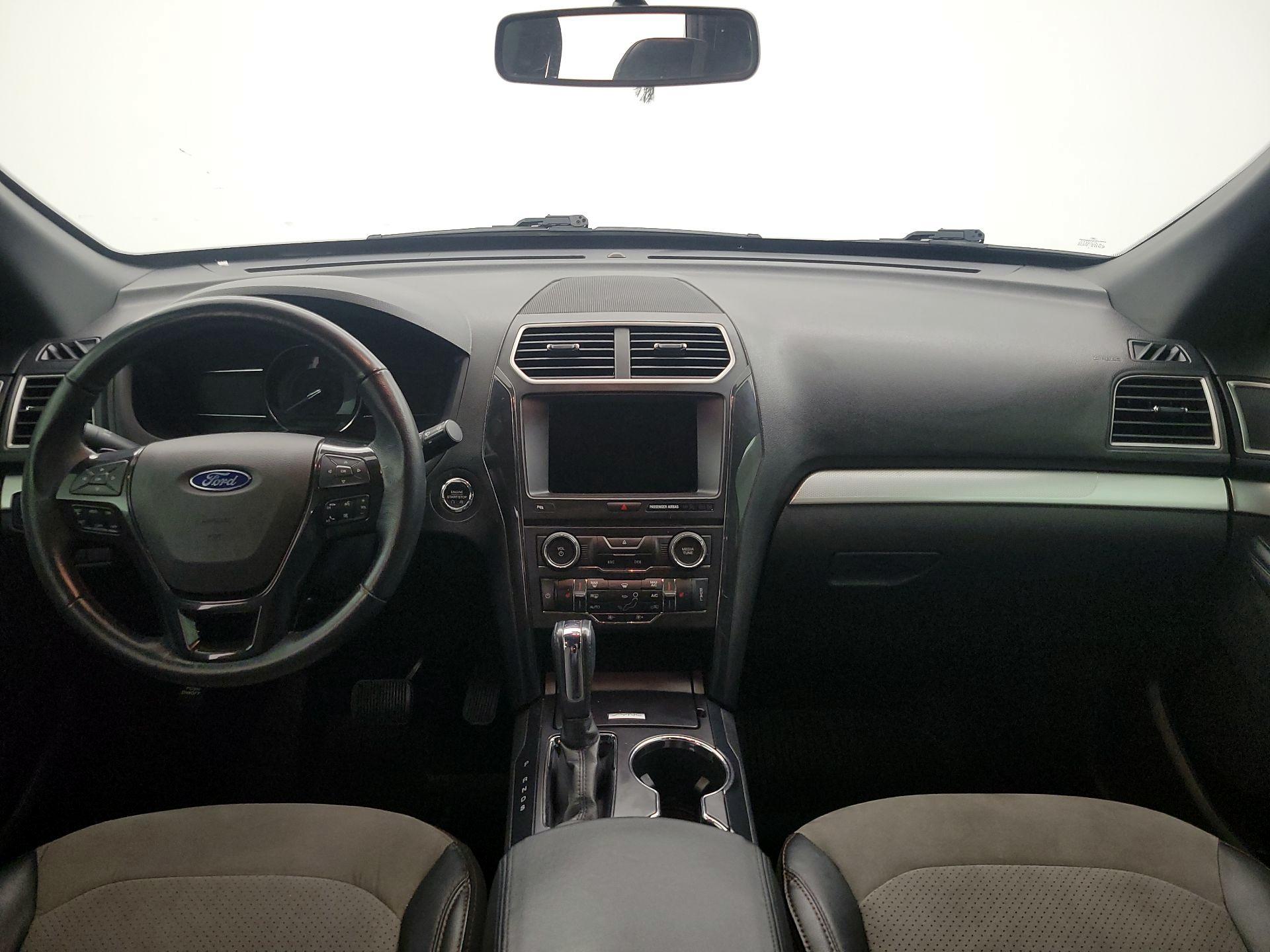 Thumbnail: 2017 Ford Explorer - 9