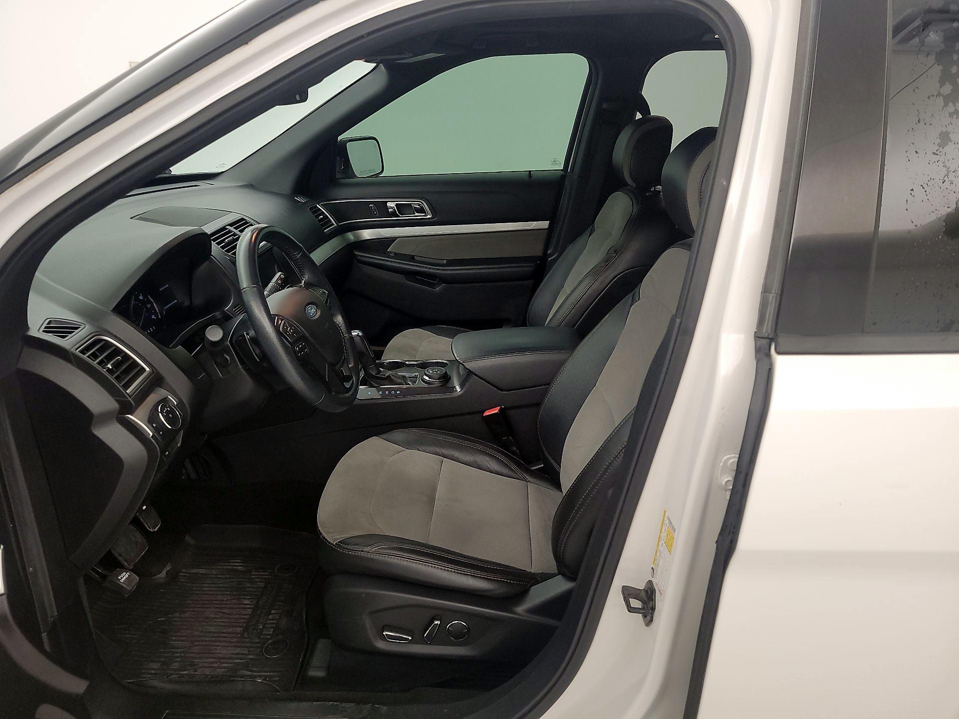 Thumbnail: 2017 Ford Explorer - 11