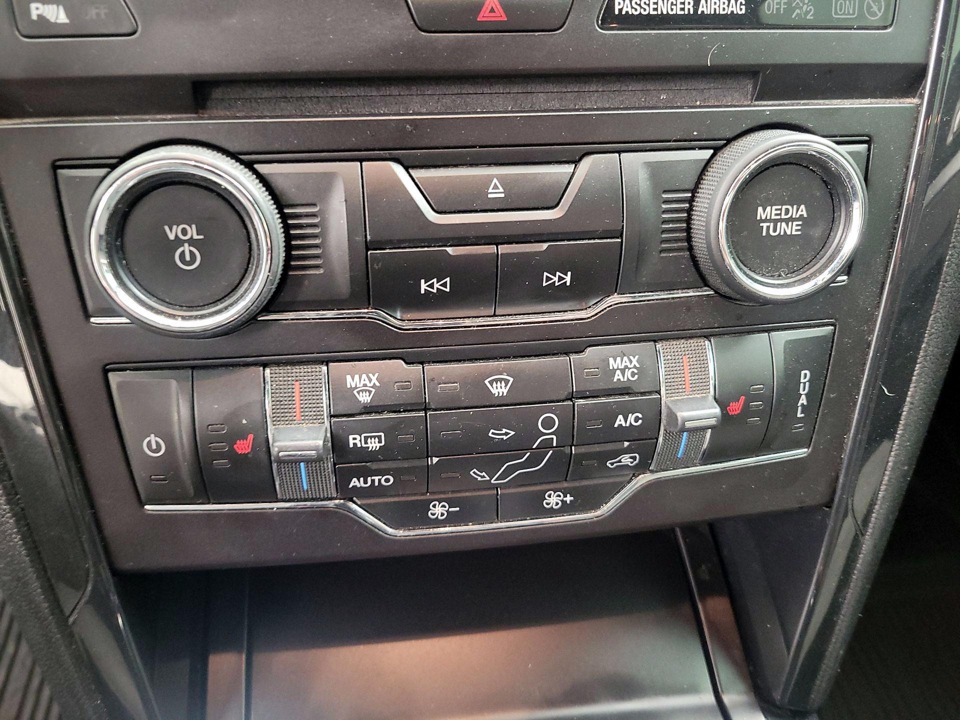 Thumbnail: 2017 Ford Explorer - 17