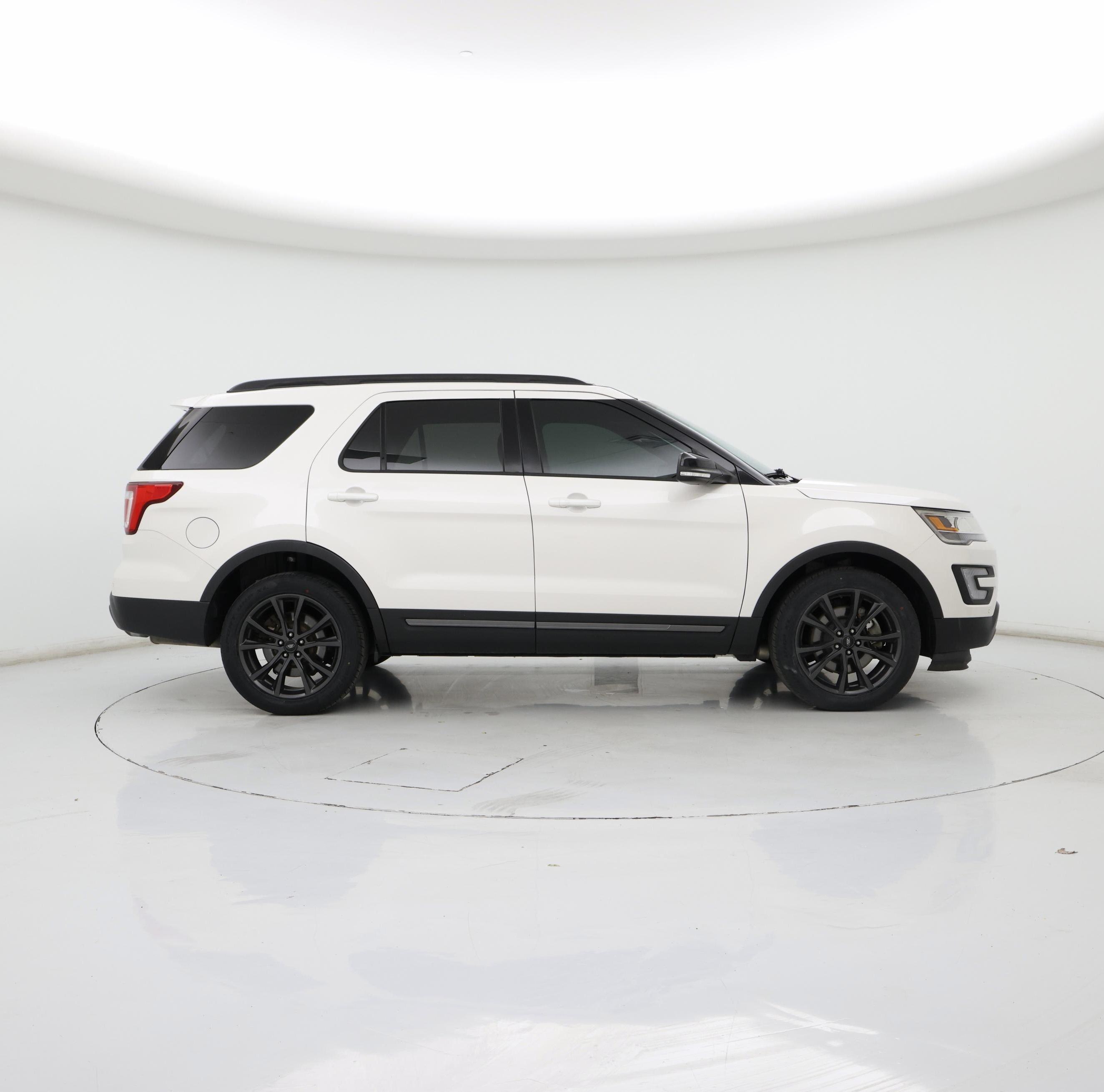 Thumbnail: 2017 Ford Explorer - 7