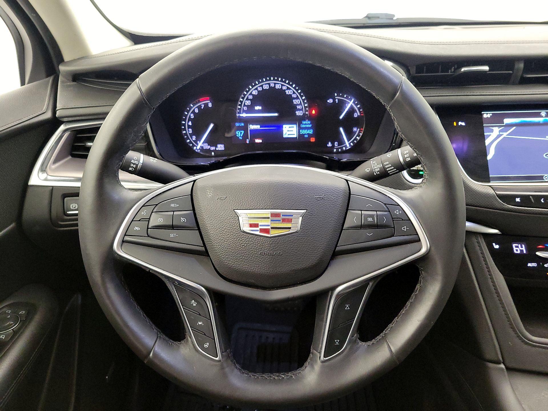 Thumbnail: 2017 Cadillac XT5 - 10