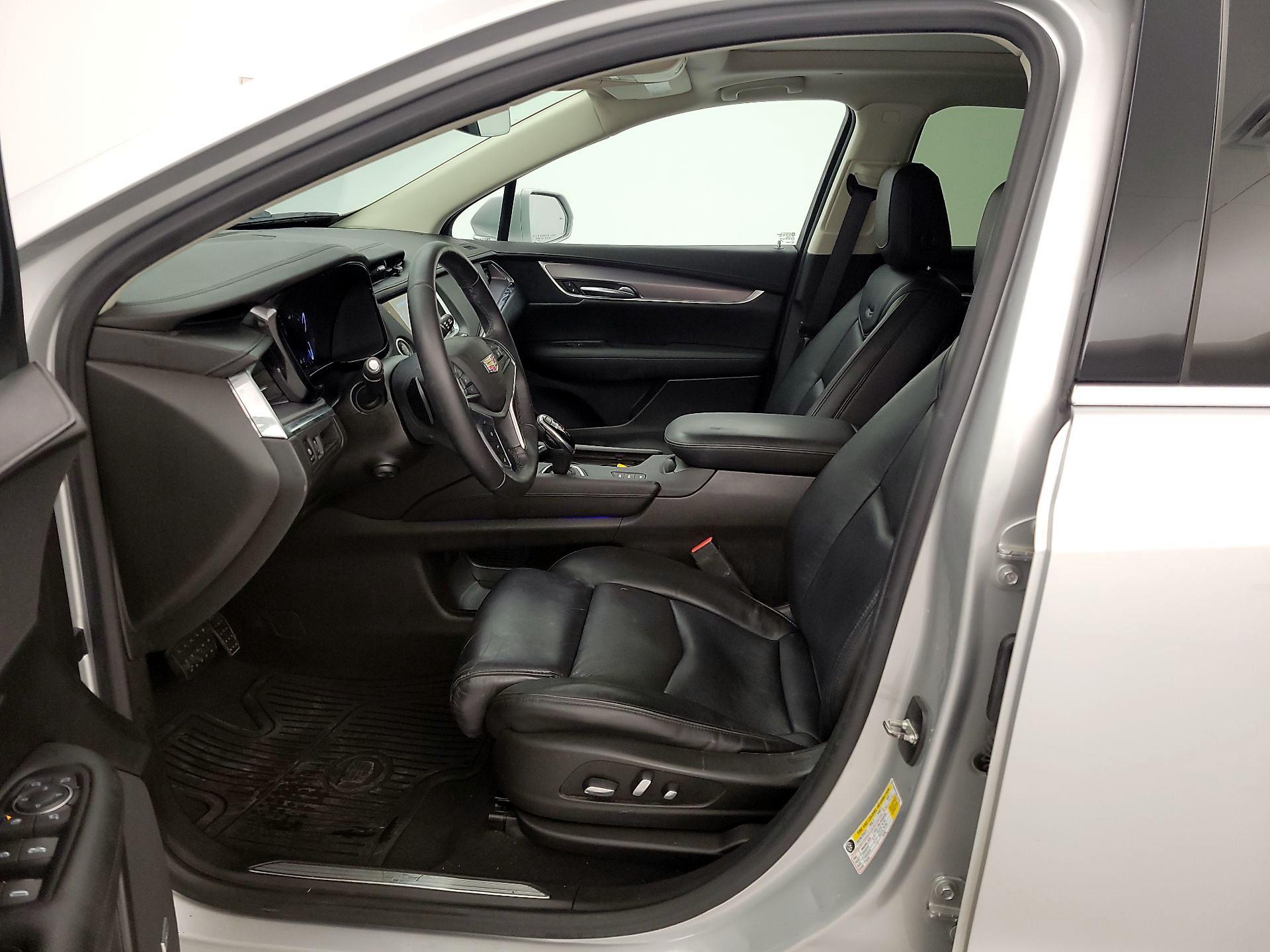 Thumbnail: 2017 Cadillac XT5 - 11