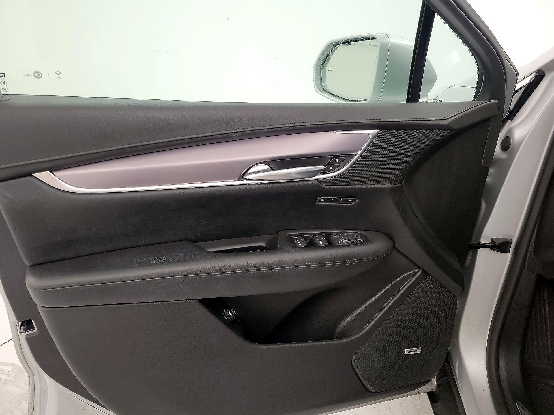 Thumbnail: 2017 Cadillac XT5 - 12