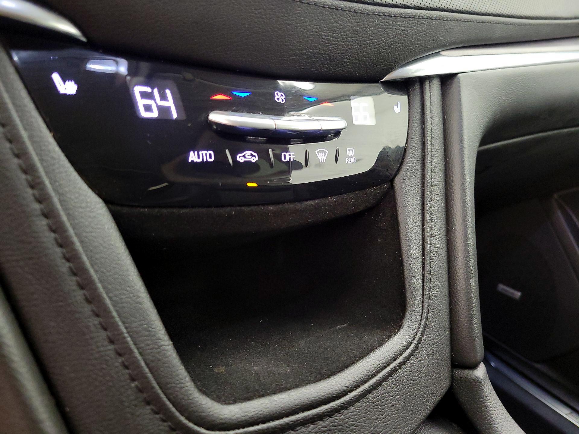 Thumbnail: 2017 Cadillac XT5 - 17