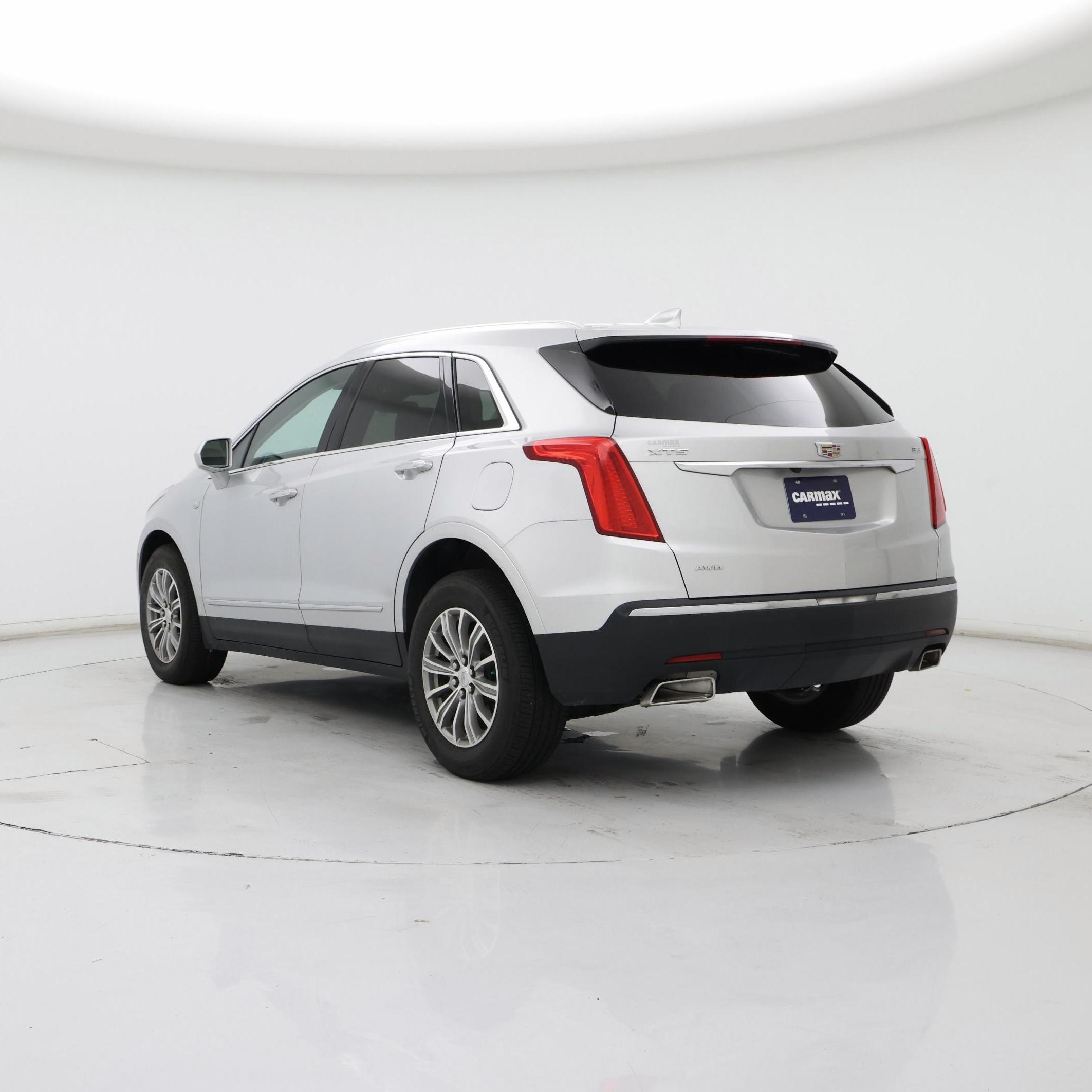 Thumbnail: 2017 Cadillac XT5 - 2