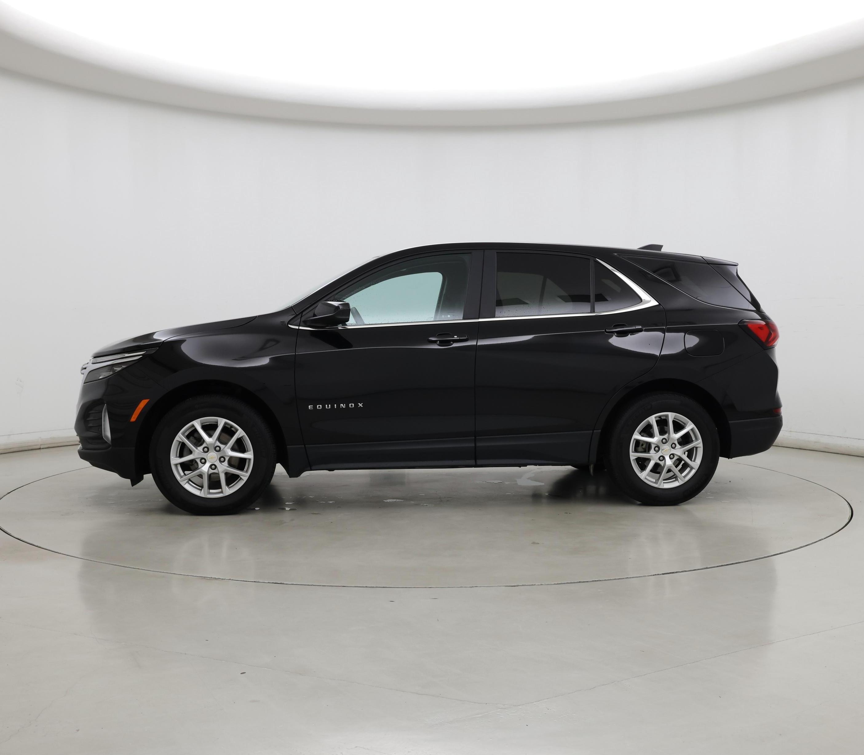 Thumbnail: 2023 Chevrolet Equinox - 3