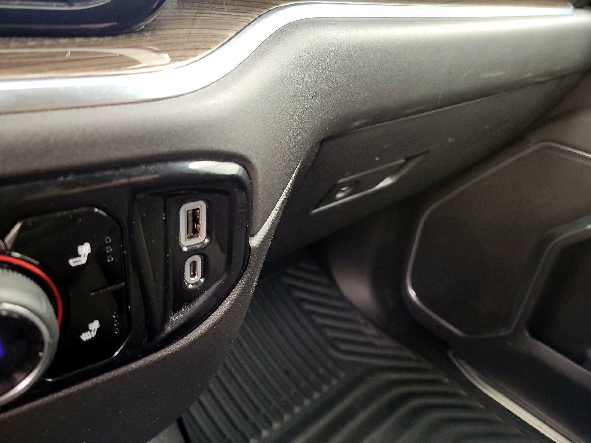 Thumbnail: 2022 Chevrolet Silverado 1500 - 19