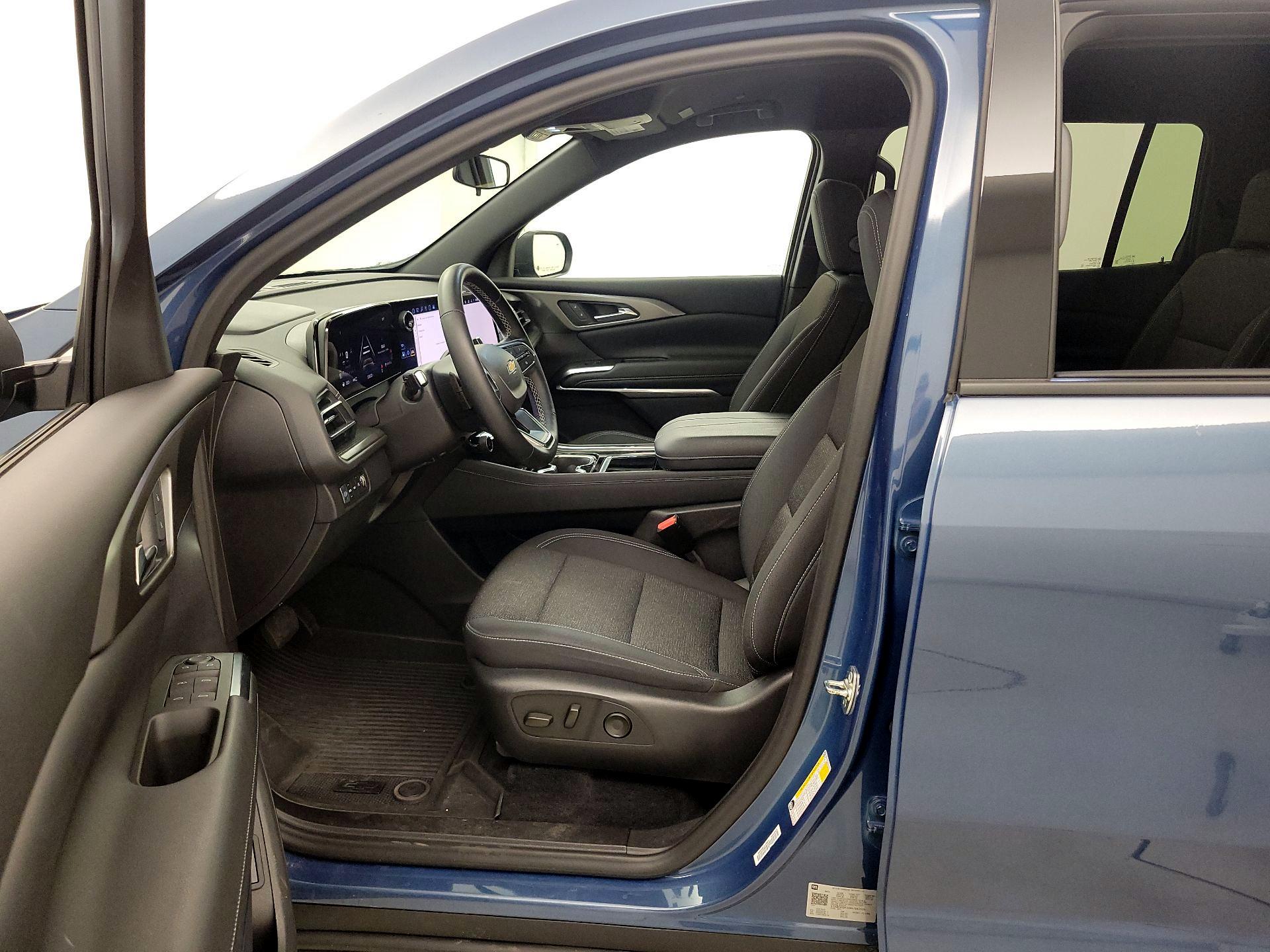 Thumbnail: 2024 Chevrolet Traverse - 11