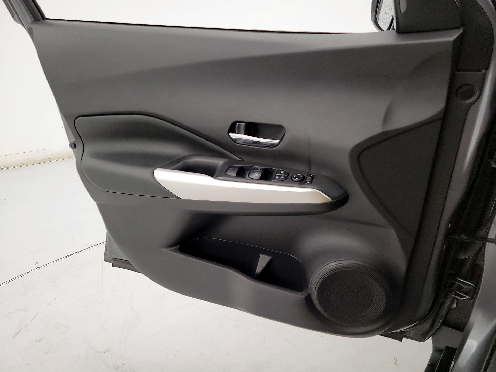 Thumbnail: 2020 Nissan Kicks - 12