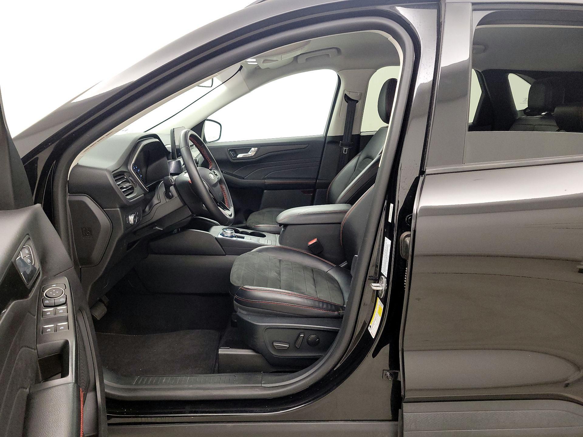 Thumbnail: 2021 Ford Escape - 11