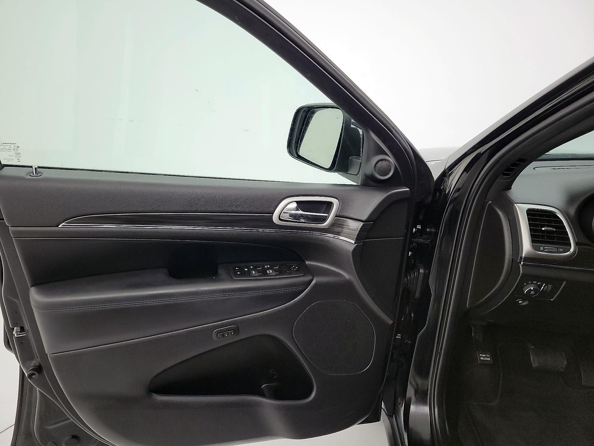 Thumbnail: 2022 Jeep Grand Cherokee - 12