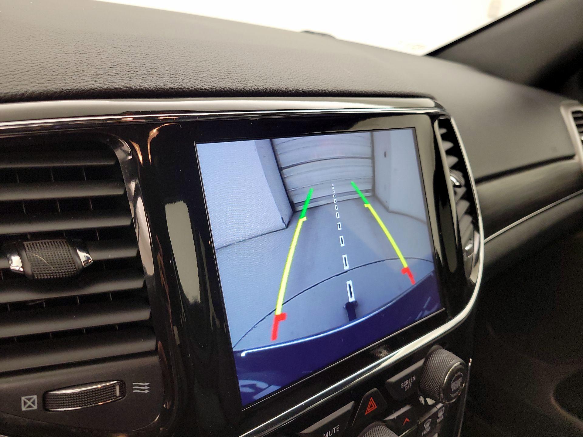 Thumbnail: 2022 Jeep Grand Cherokee - 15