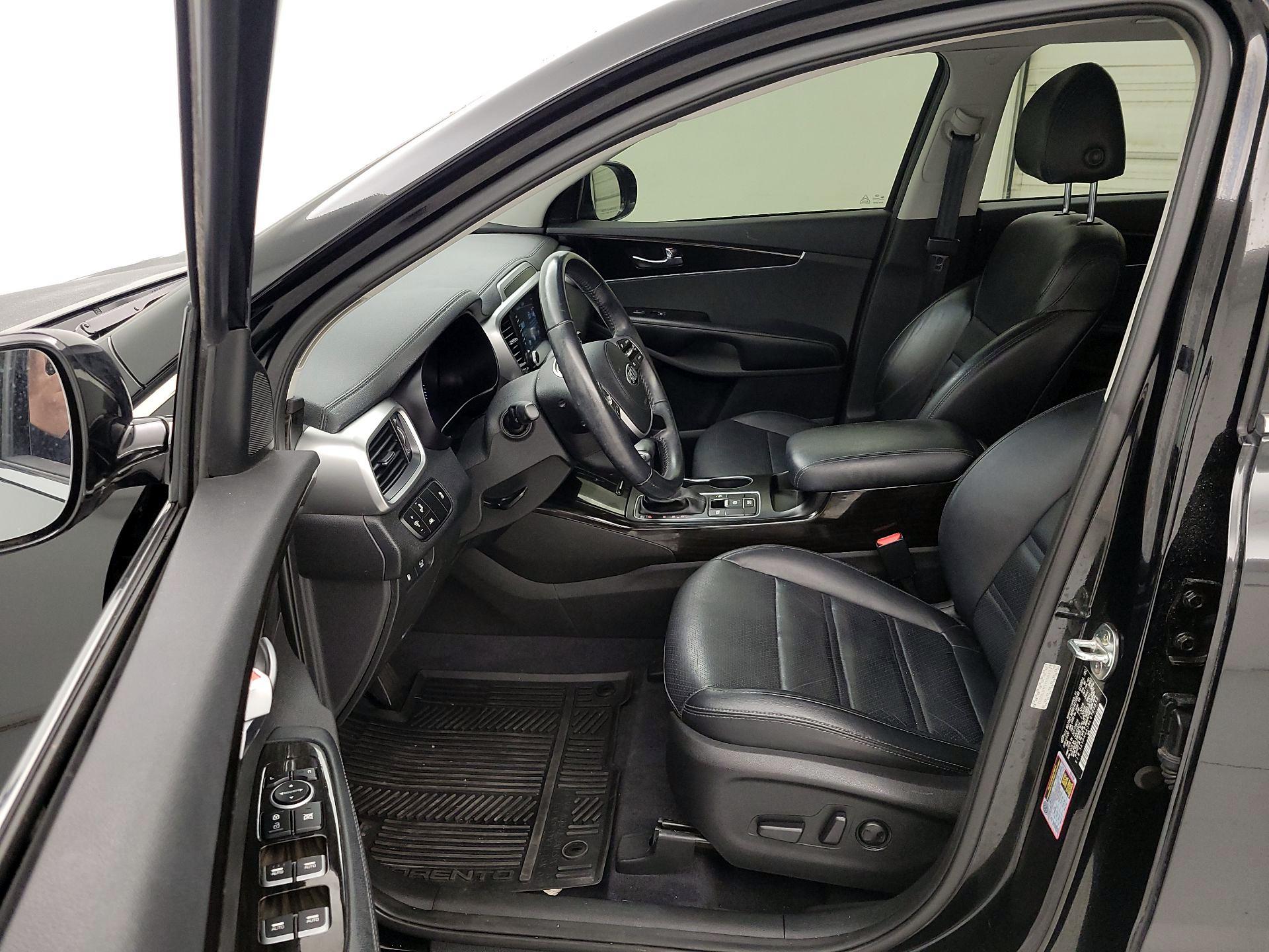 Thumbnail: 2020 Kia Sorento - 11