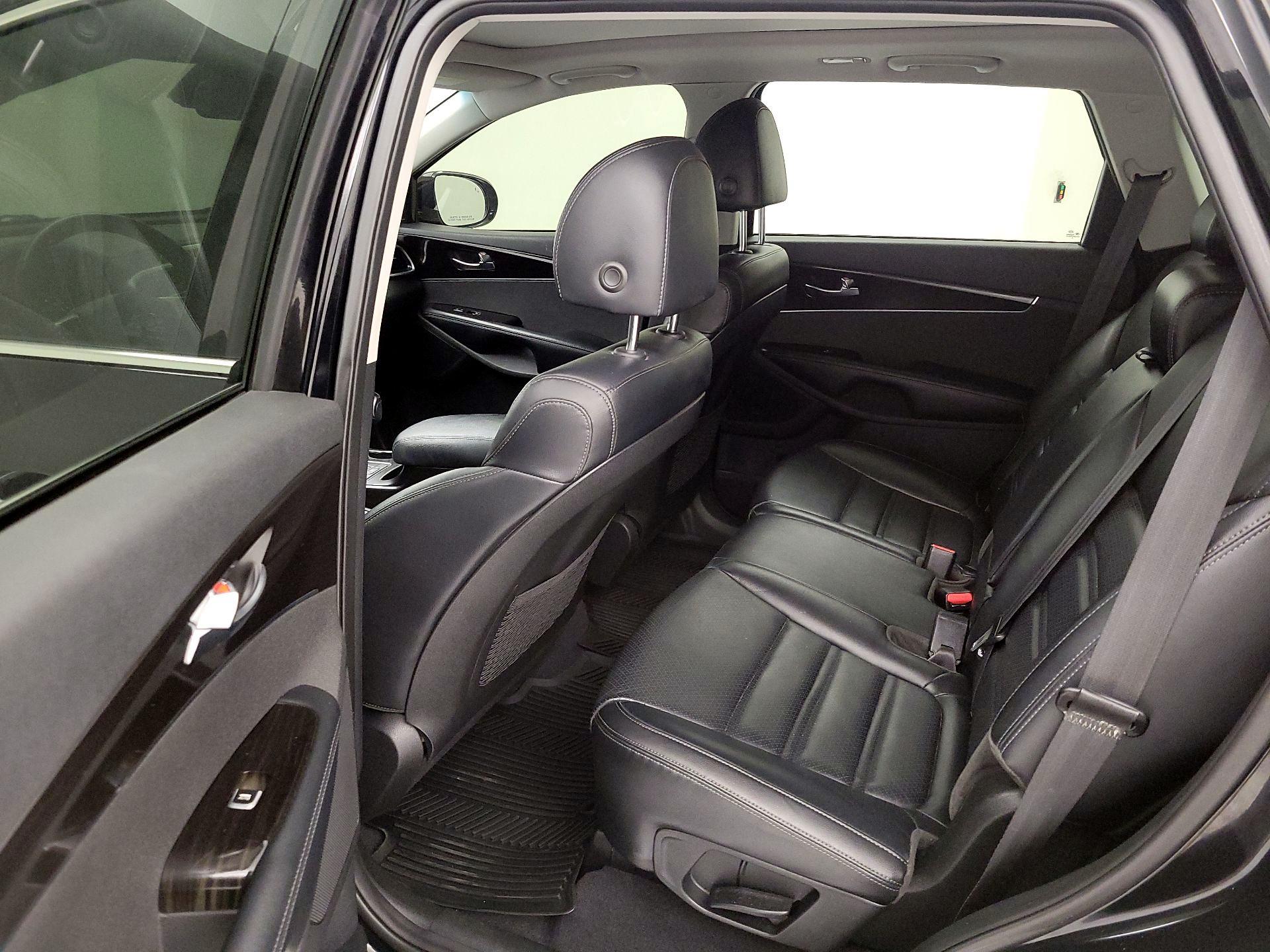 Thumbnail: 2020 Kia Sorento - 17