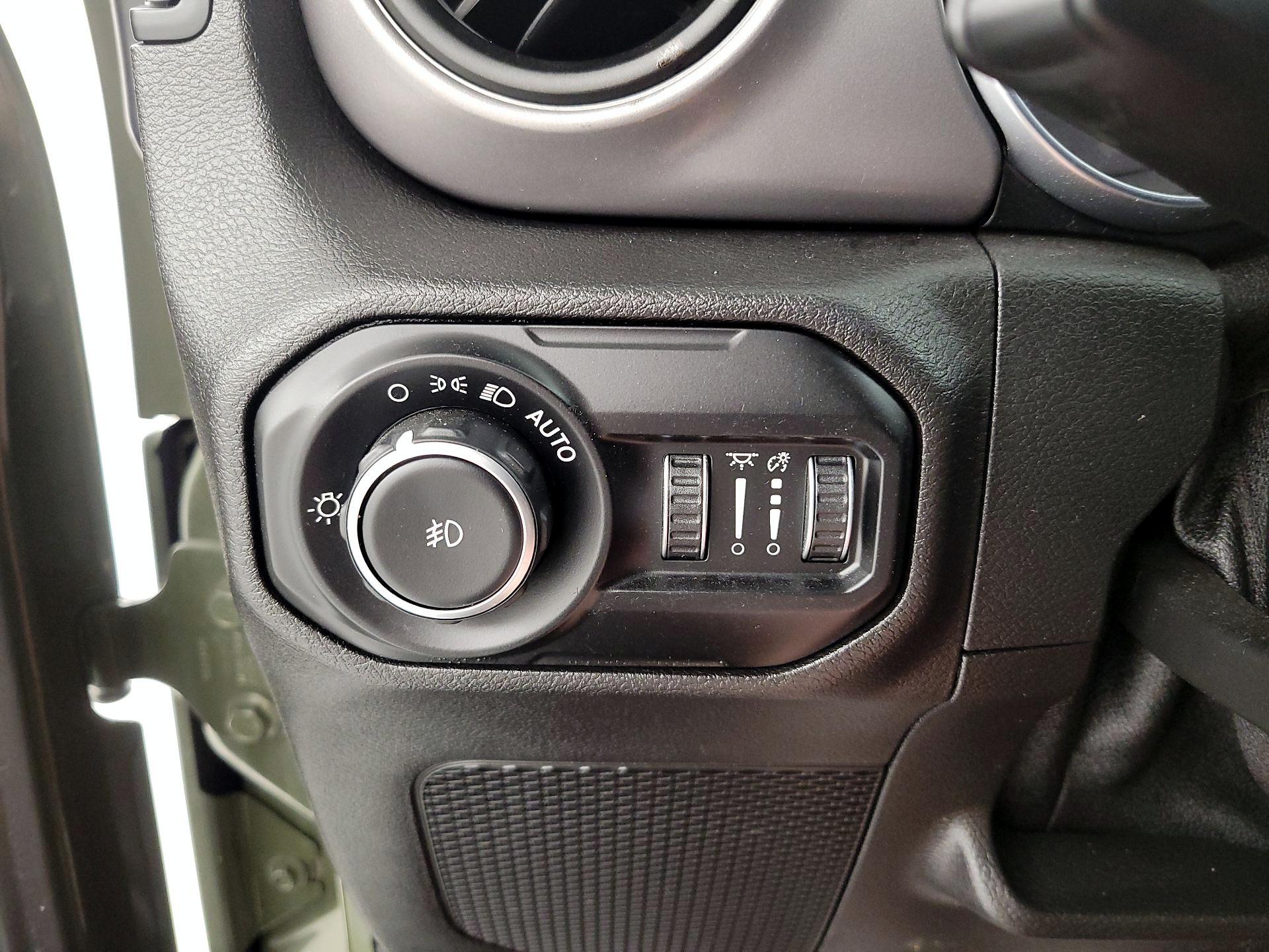 Thumbnail: 2021 Jeep Wrangler - 13