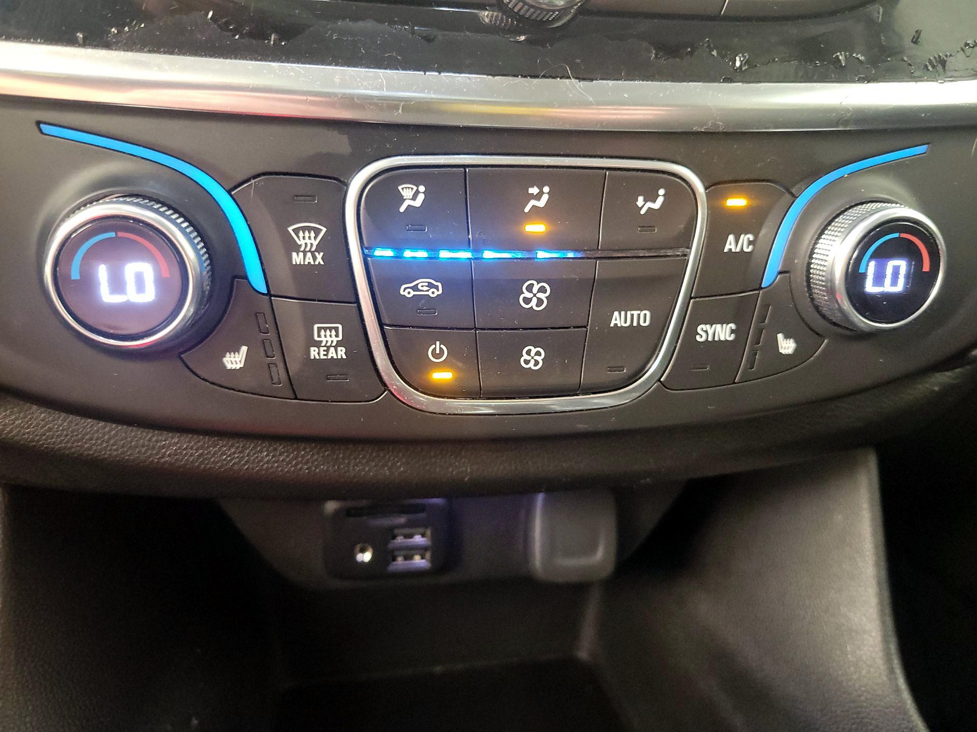 Thumbnail: 2020 Chevrolet Traverse - 17