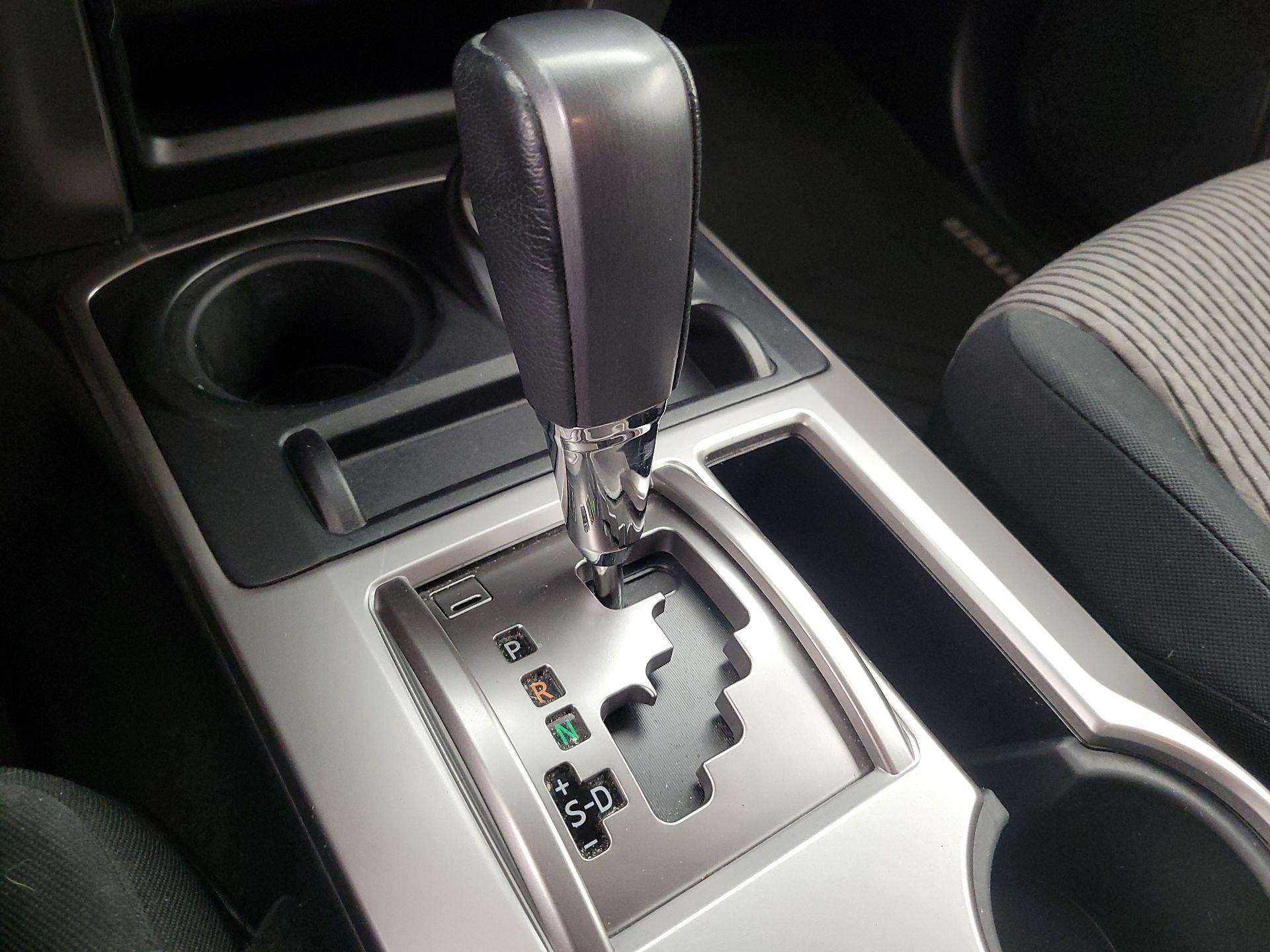 Thumbnail: 2015 Toyota 4Runner - 18