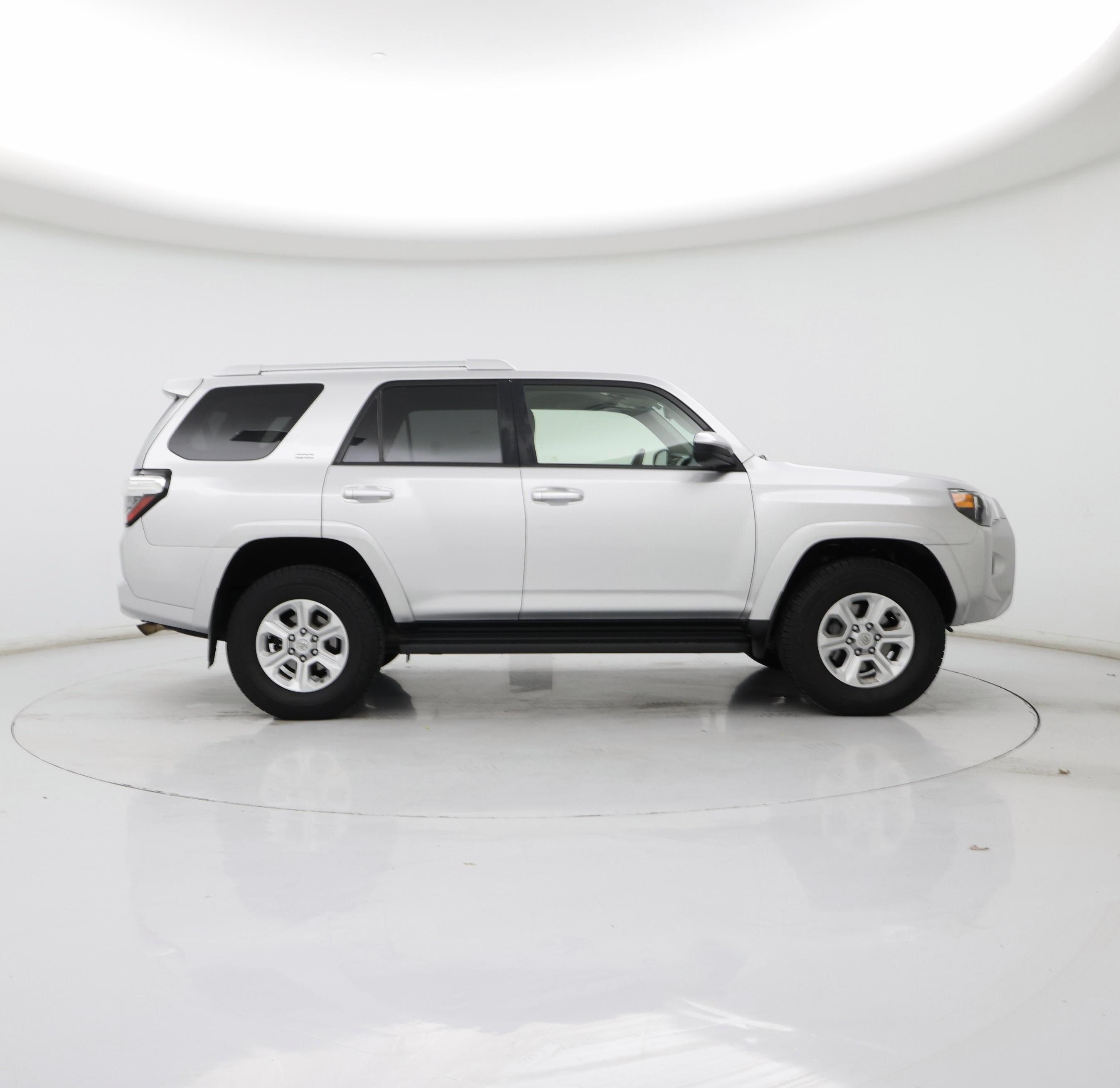 Thumbnail: 2015 Toyota 4Runner - 7