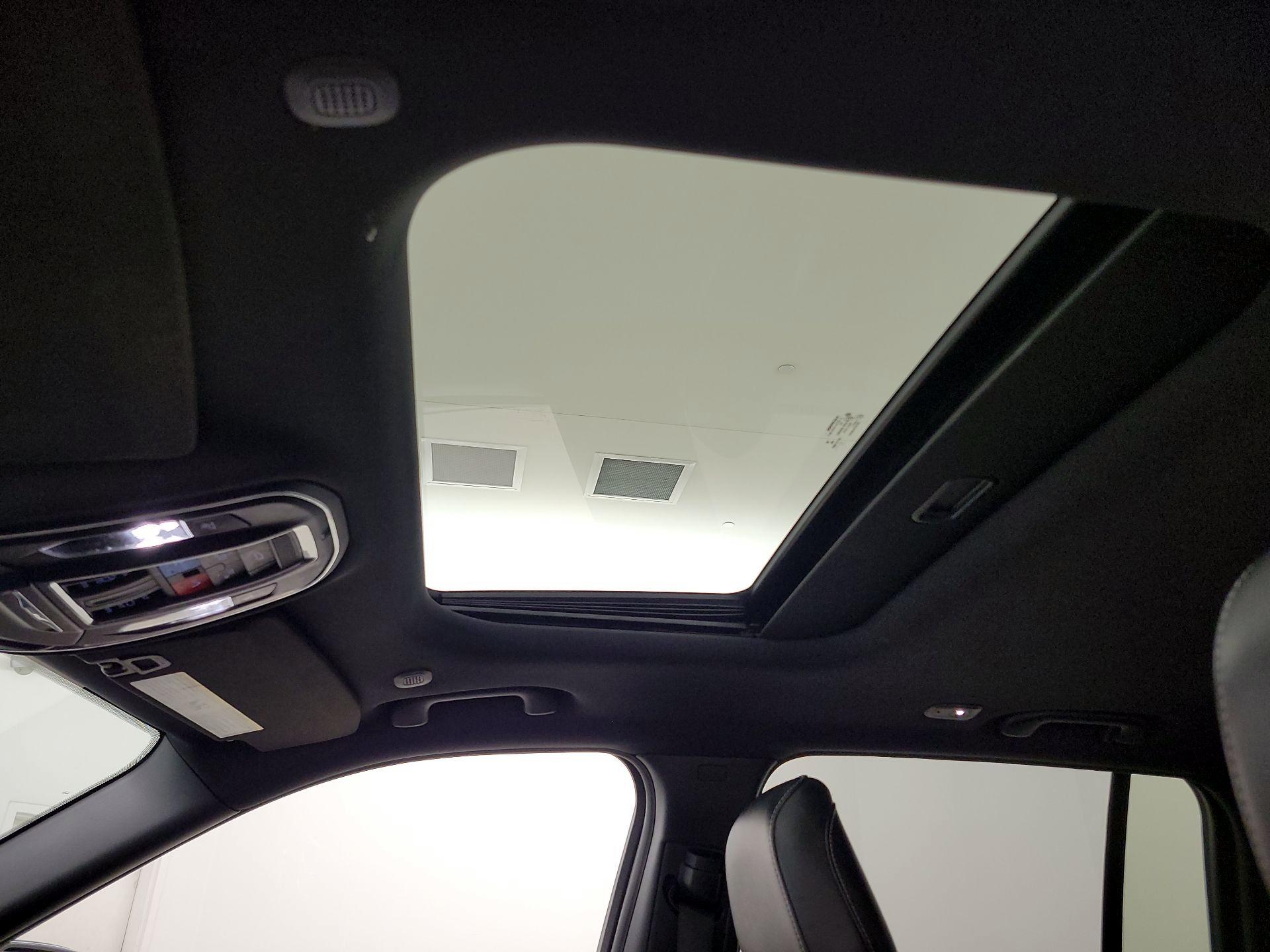 Thumbnail: 2022 Jeep Grand Cherokee - 19