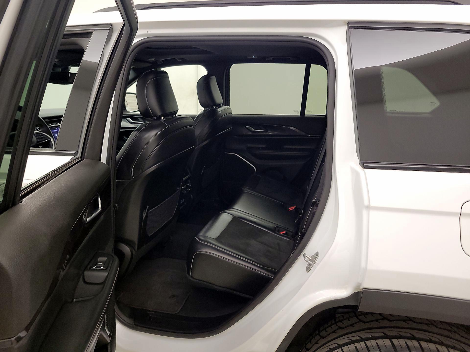 Thumbnail: 2022 Jeep Grand Cherokee - 20