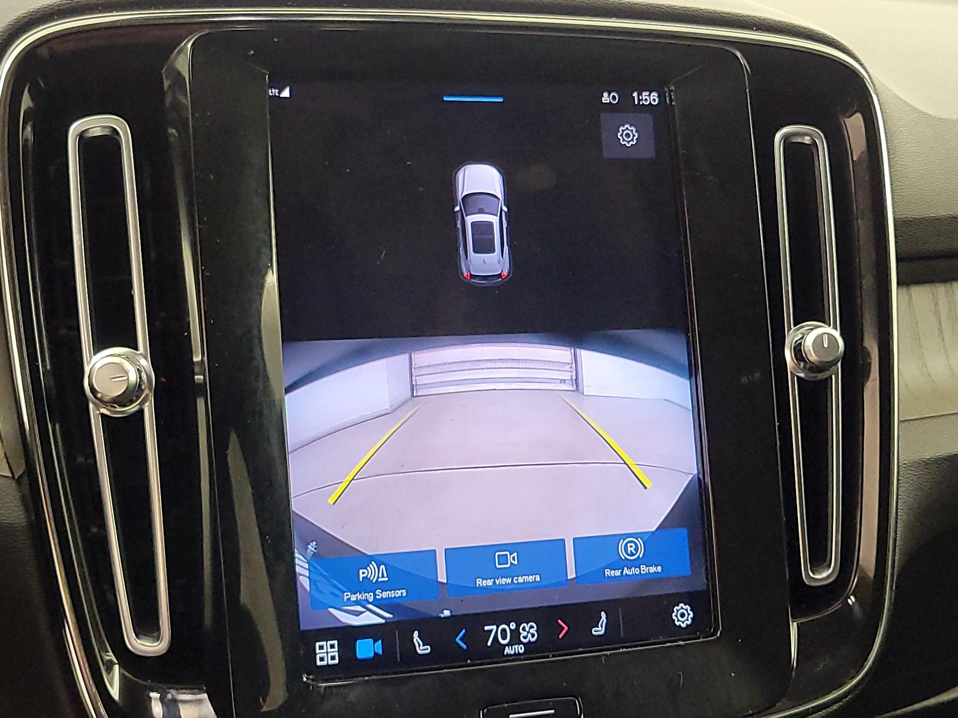 Thumbnail: 2023 Volvo XC40 - 14