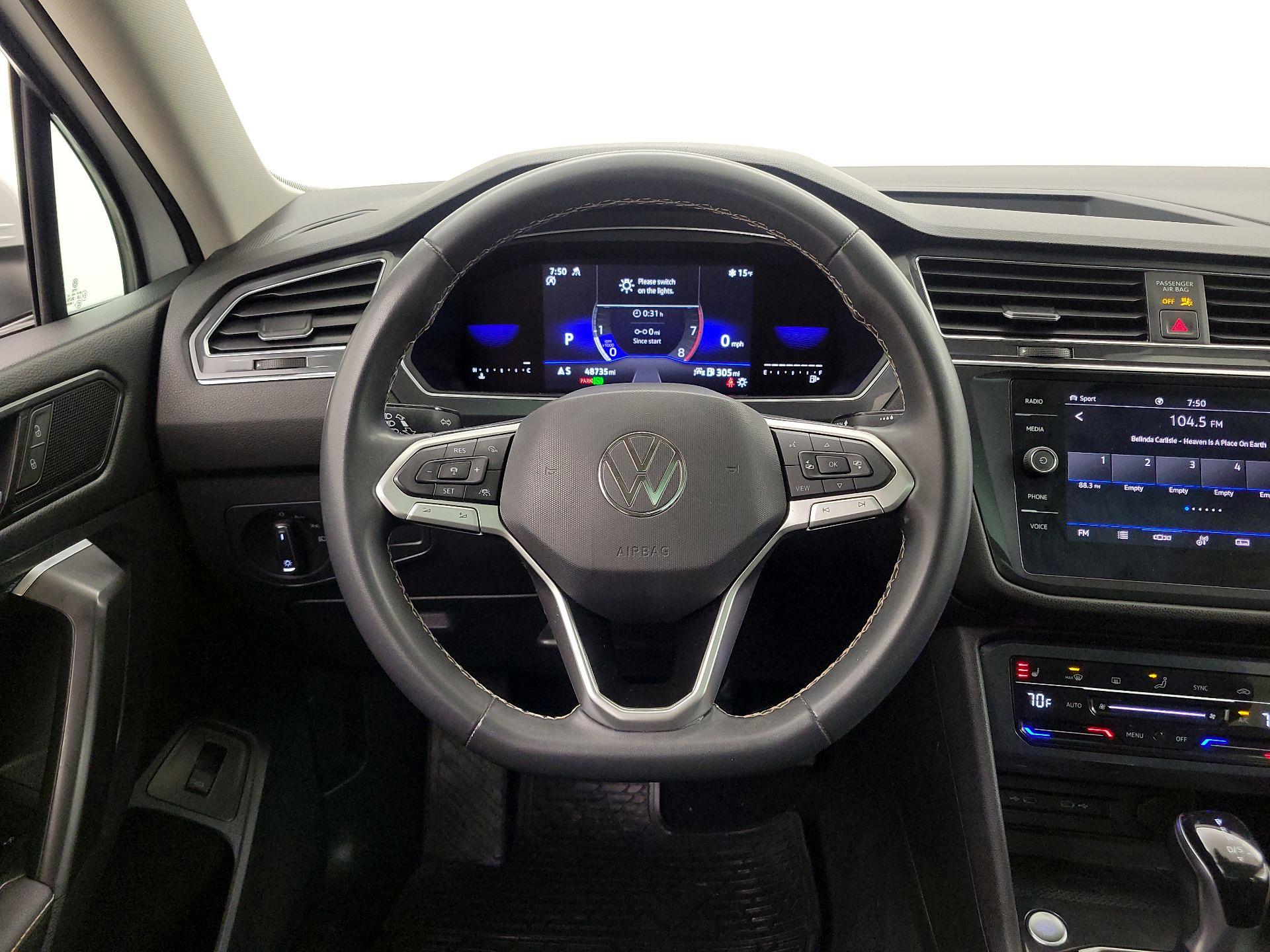 Thumbnail: 2022 Volkswagen Tiguan - 10