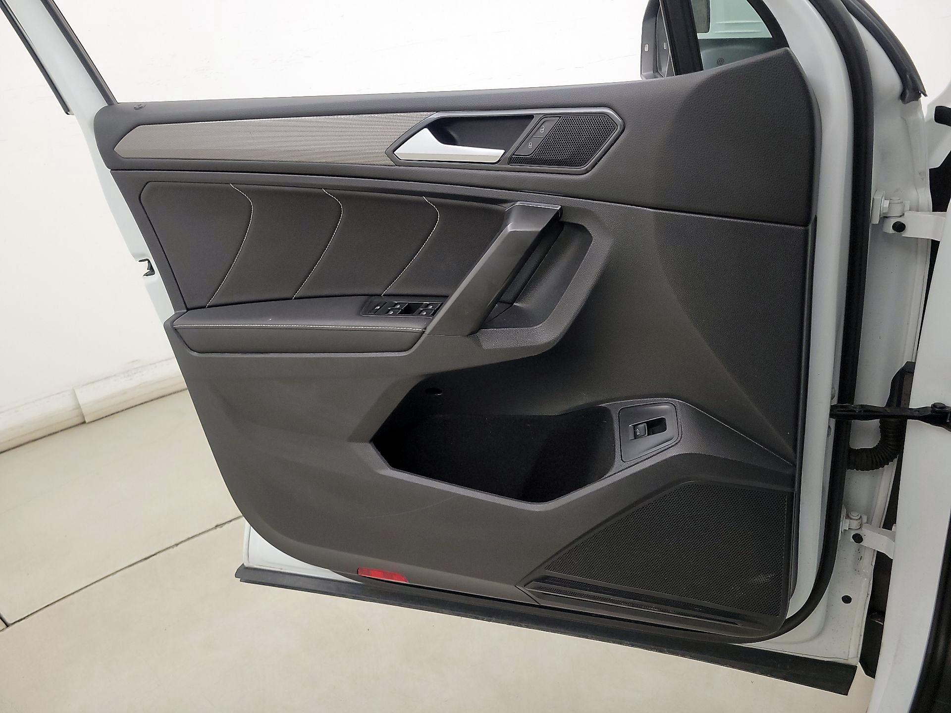 Thumbnail: 2022 Volkswagen Tiguan - 12