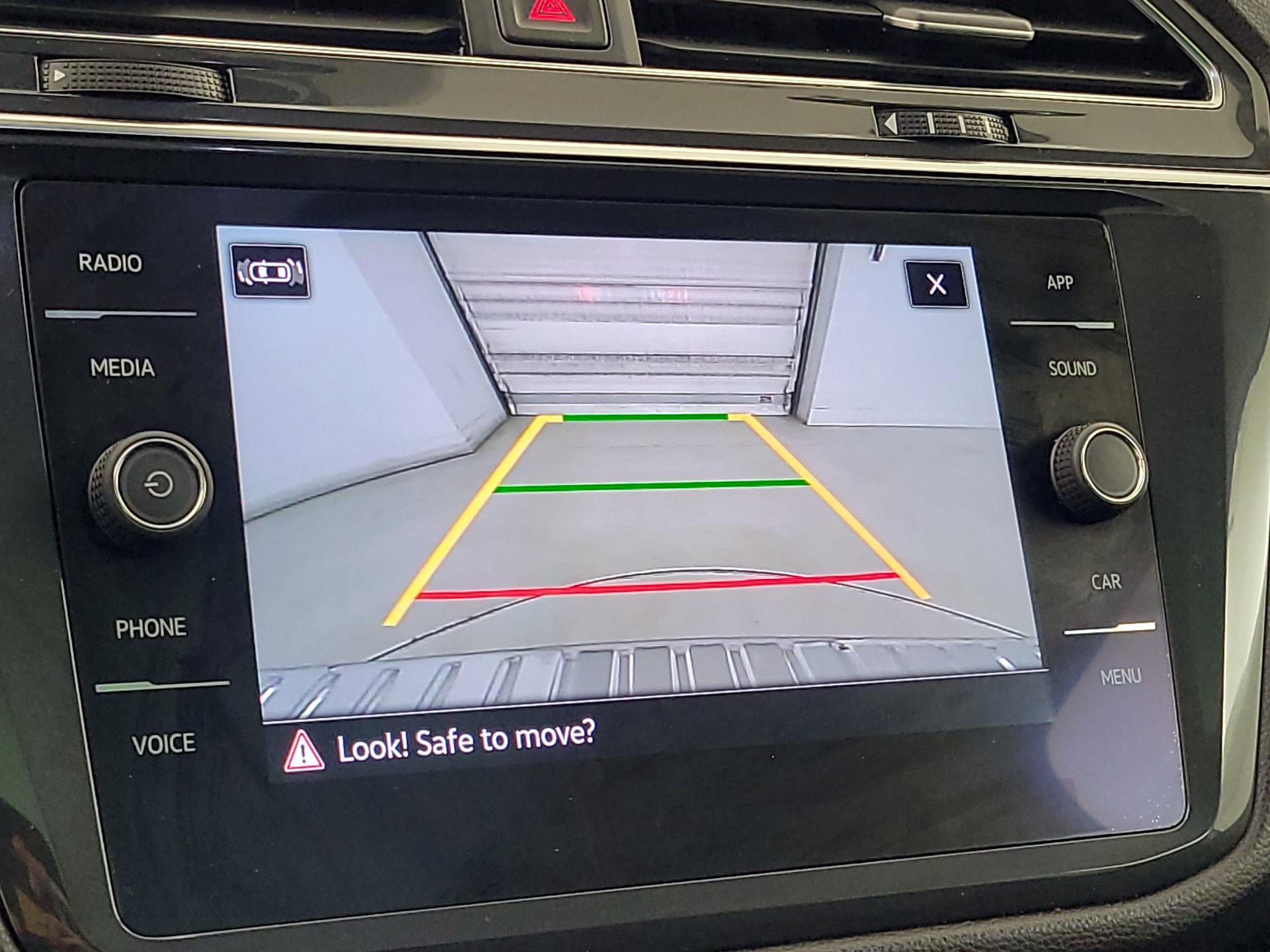 Thumbnail: 2022 Volkswagen Tiguan - 14