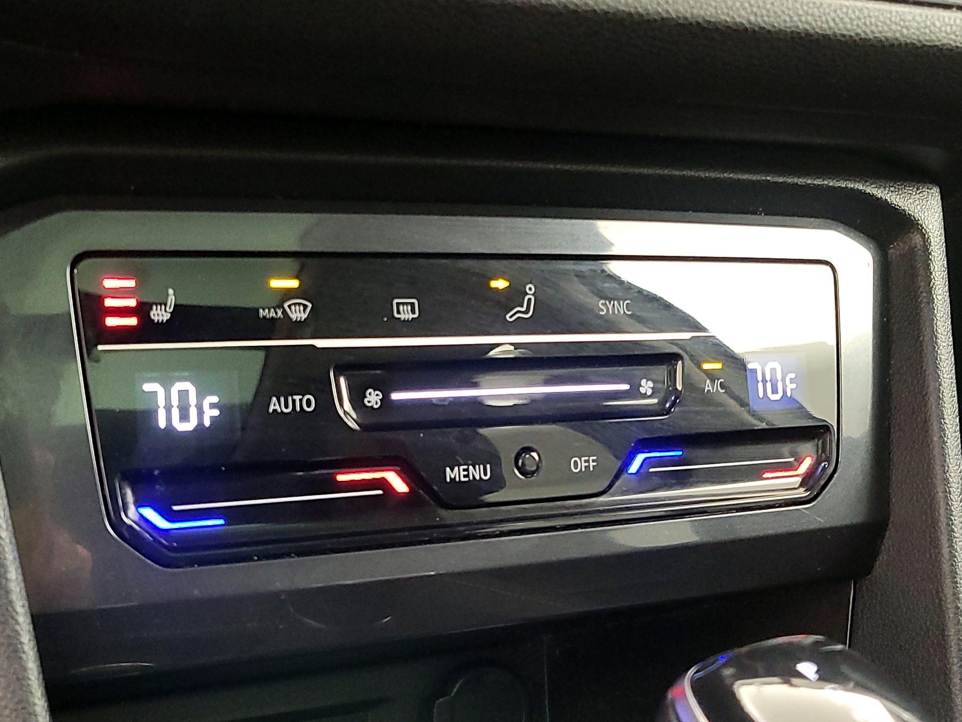 Thumbnail: 2022 Volkswagen Tiguan - 16