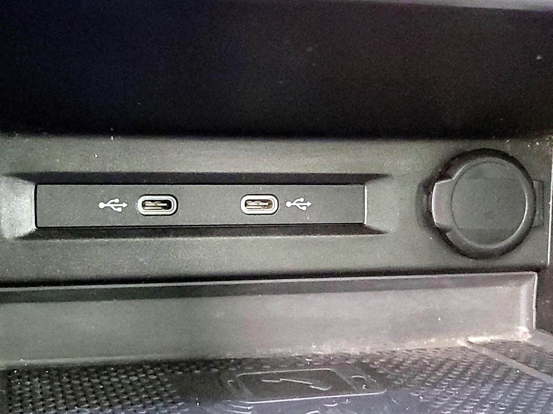 Thumbnail: 2022 Volkswagen Tiguan - 18