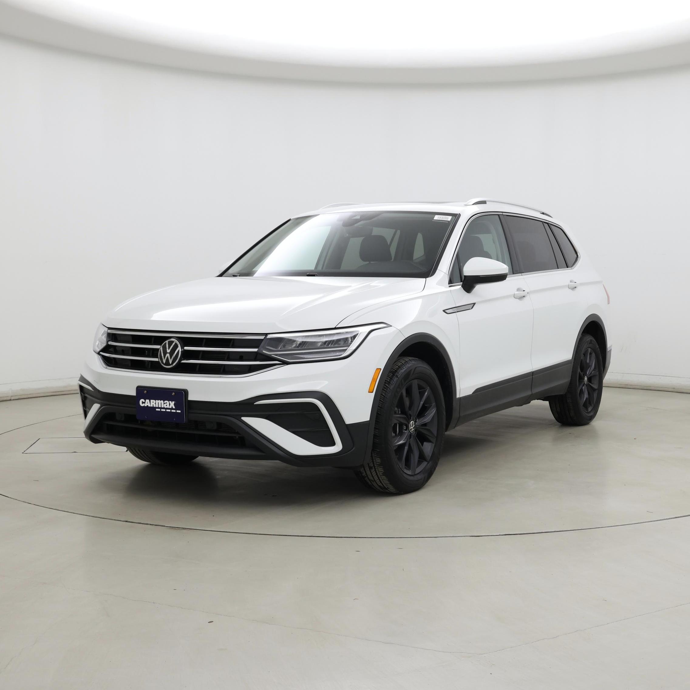 Thumbnail: 2022 Volkswagen Tiguan - 4