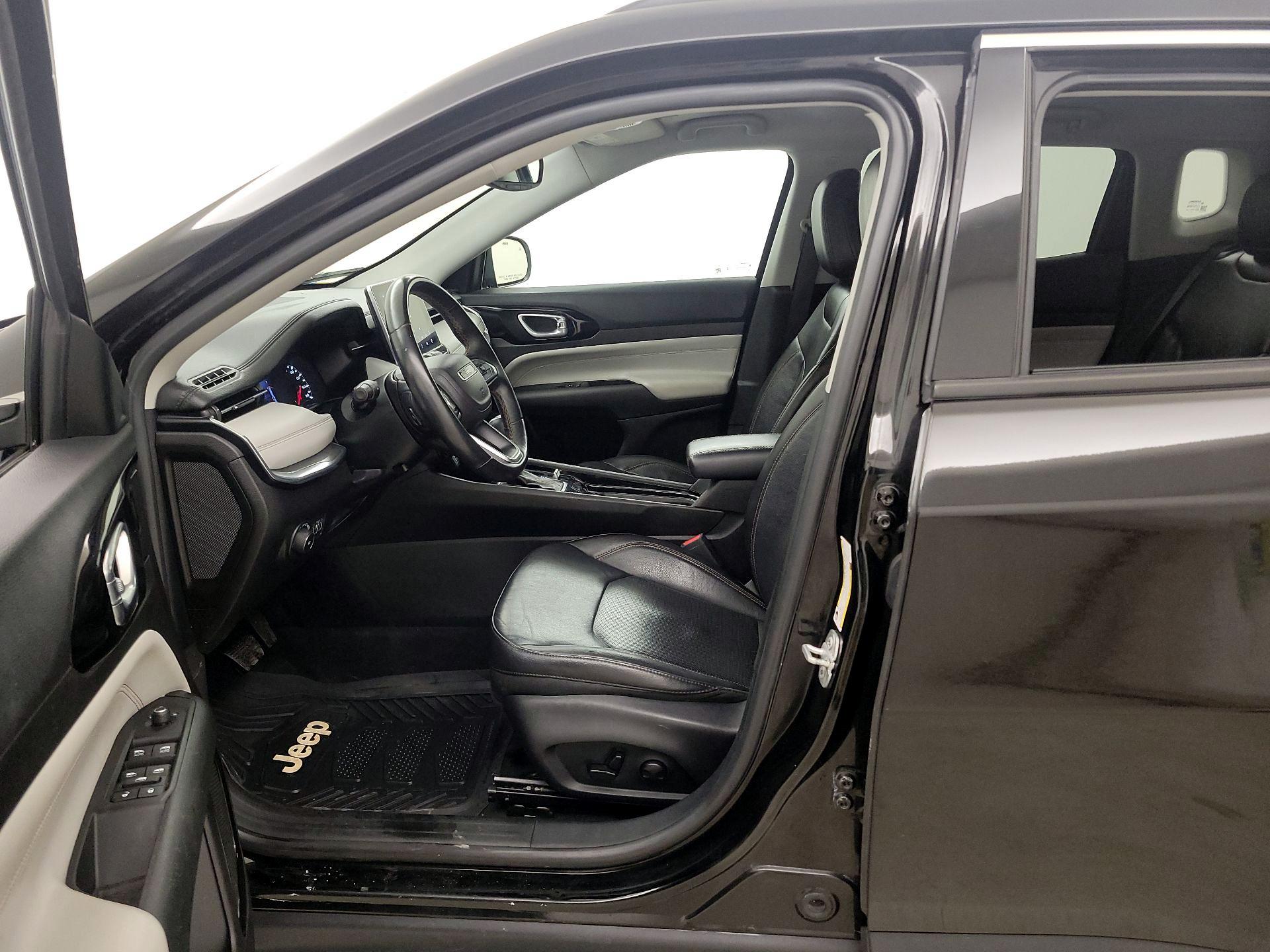 Thumbnail: 2022 Jeep Compass - 11