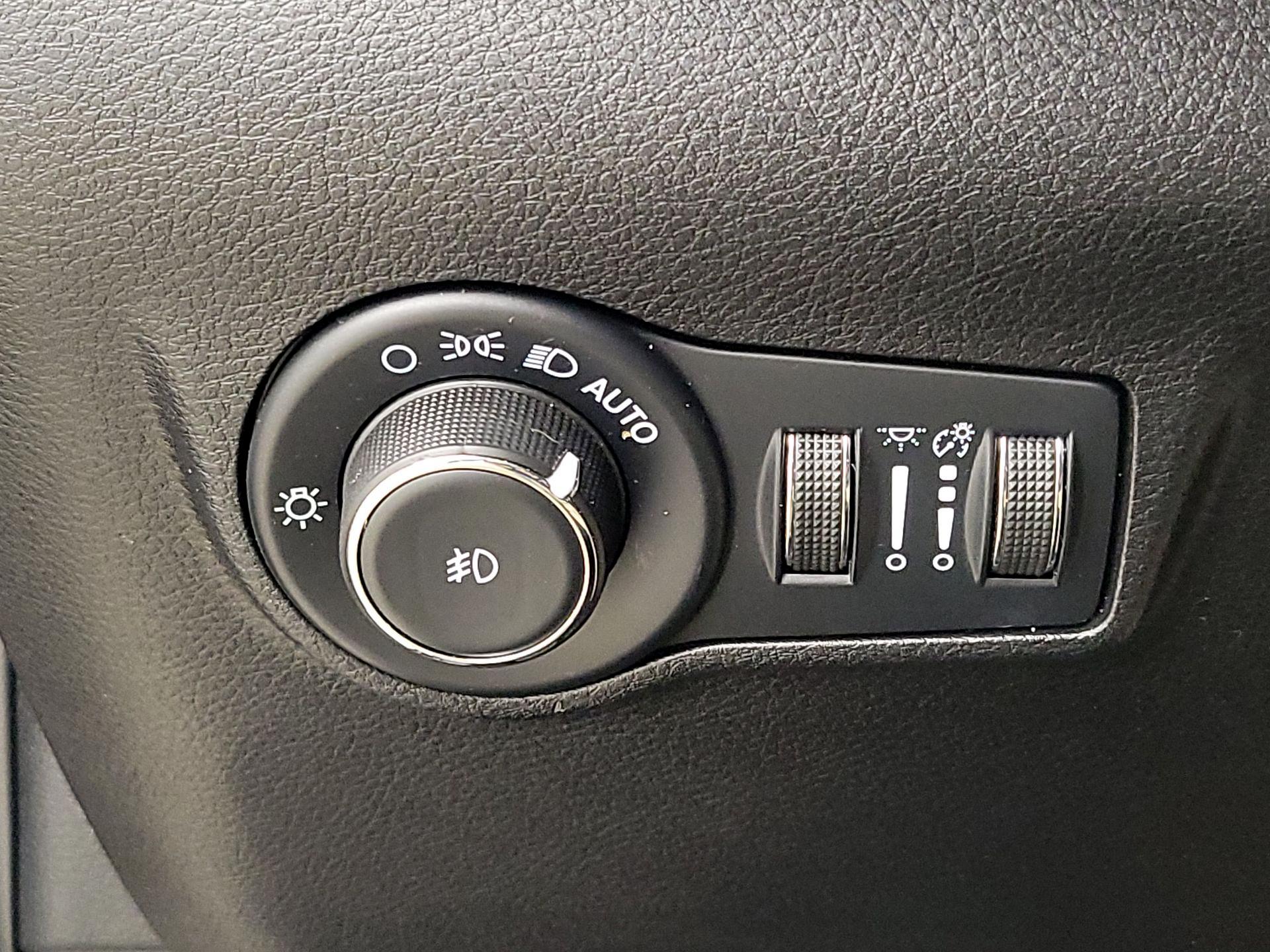 Thumbnail: 2022 Jeep Compass - 13