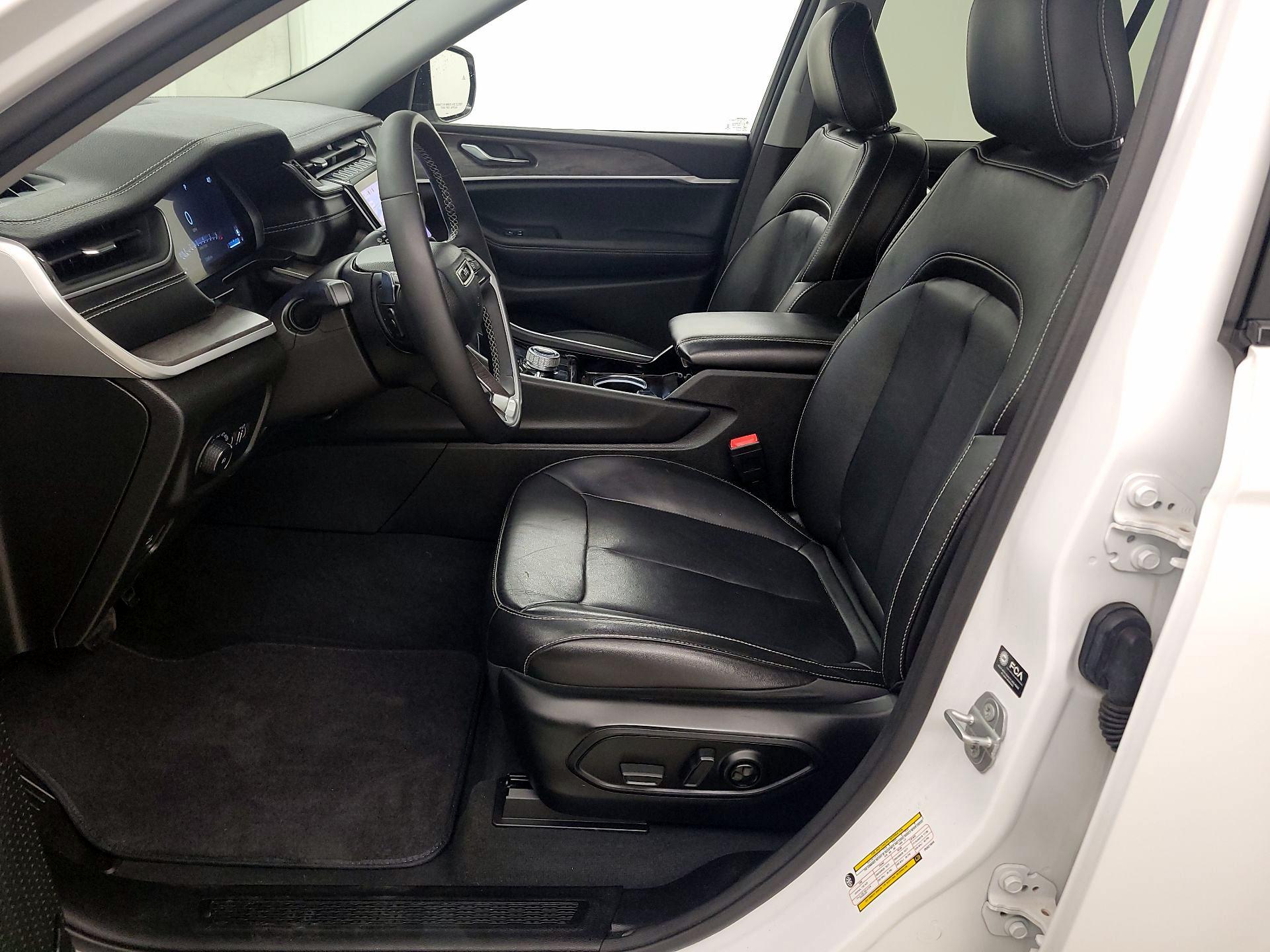 Thumbnail: 2023 Jeep Grand Cherokee - 11