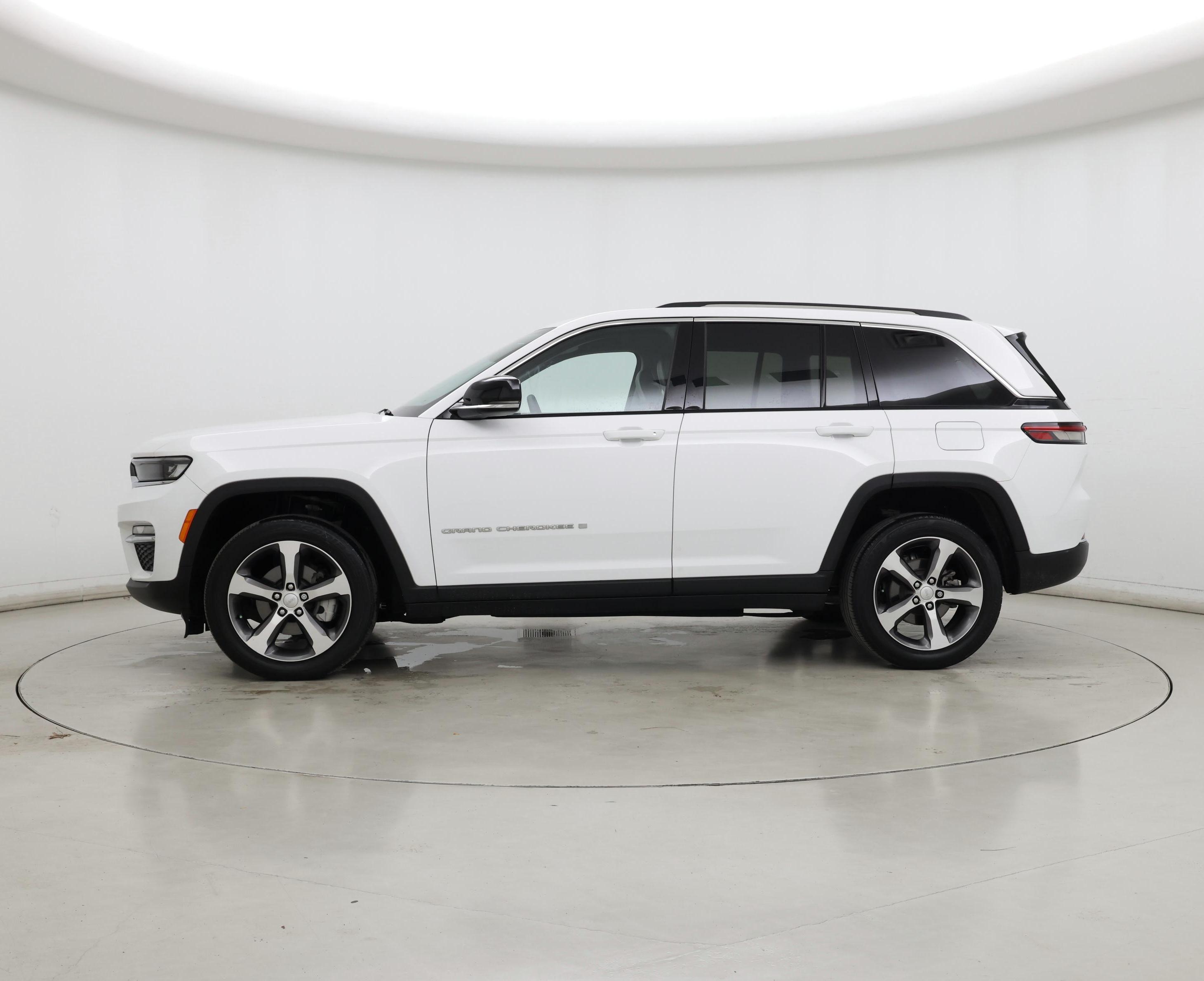 Thumbnail: 2023 Jeep Grand Cherokee - 3