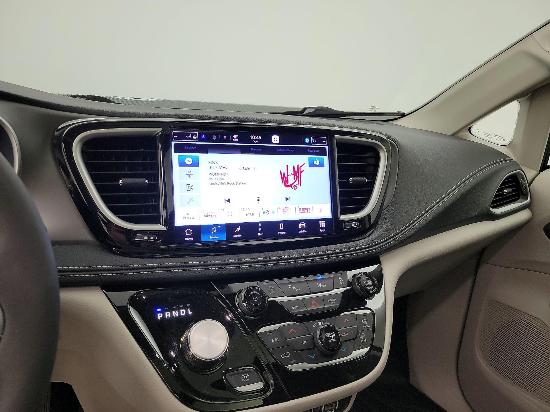 Thumbnail: 2023 Chrysler Pacifica - 14