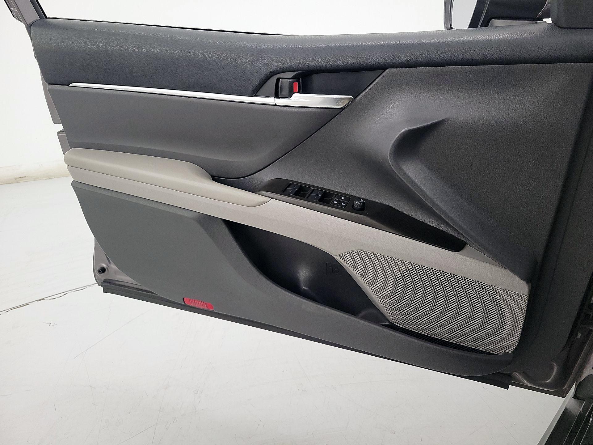 Thumbnail: 2022 Toyota Camry - 12