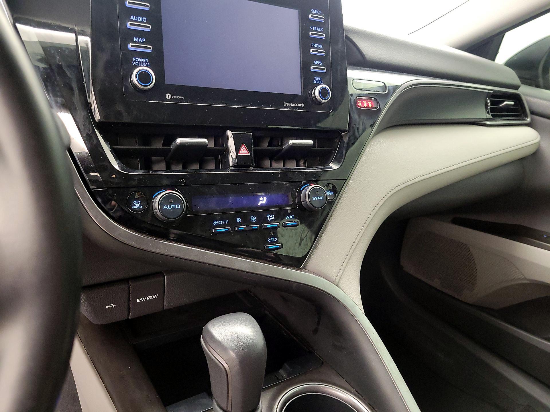 Thumbnail: 2022 Toyota Camry - 15