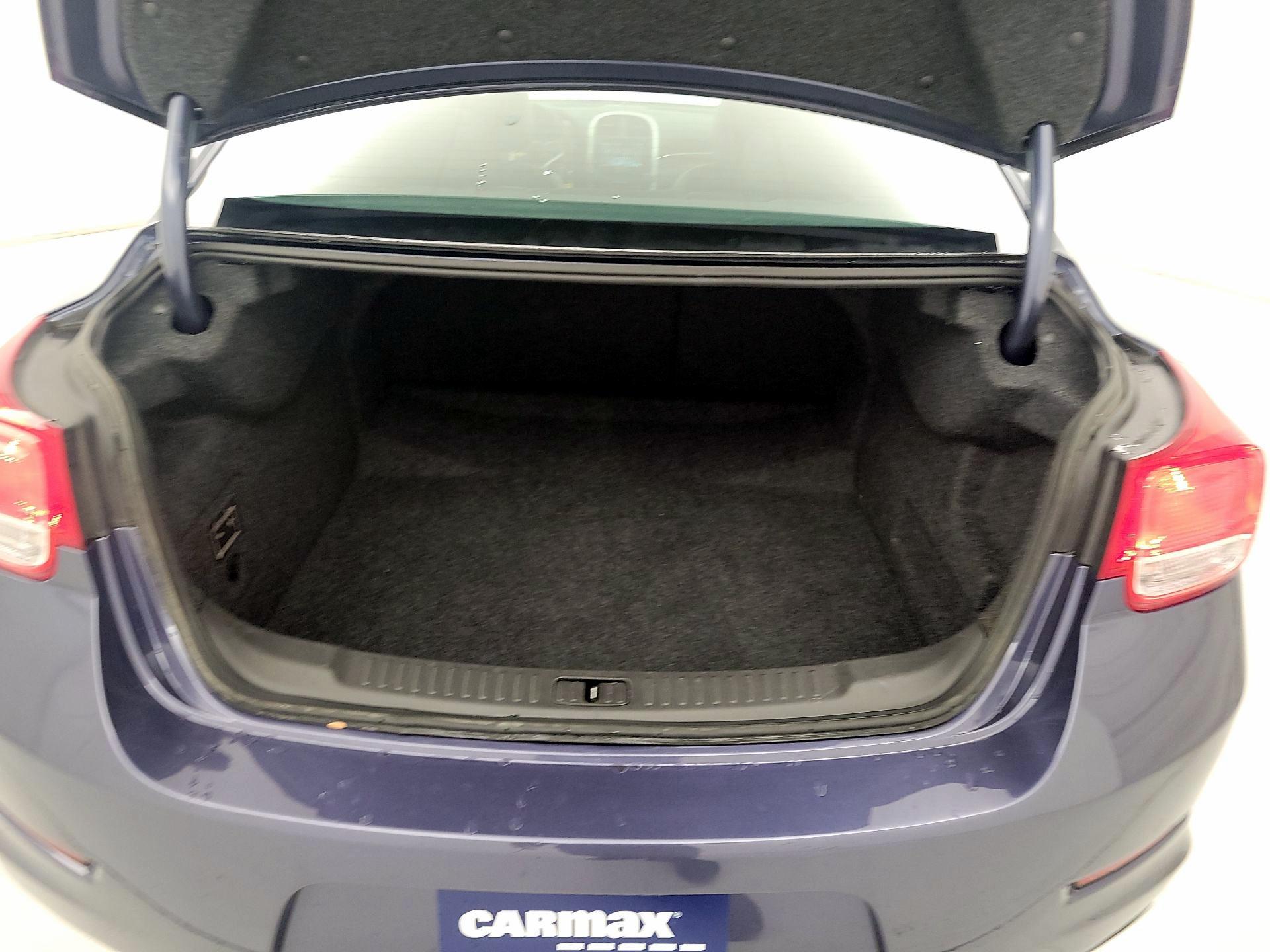 Thumbnail: 2014 Chevrolet Malibu - 19