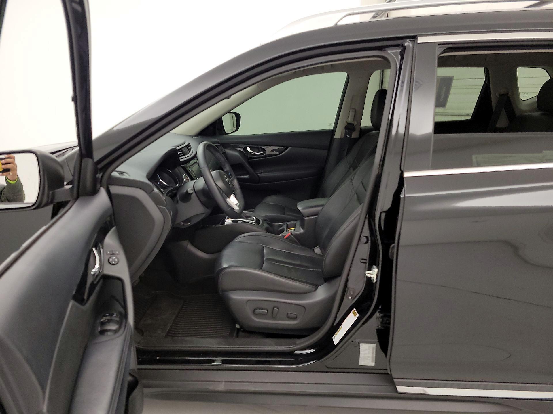 Thumbnail: 2019 Nissan Rogue - 11