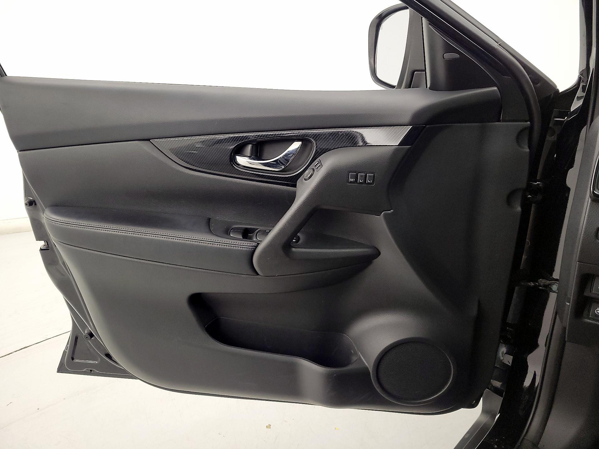 Thumbnail: 2019 Nissan Rogue - 12