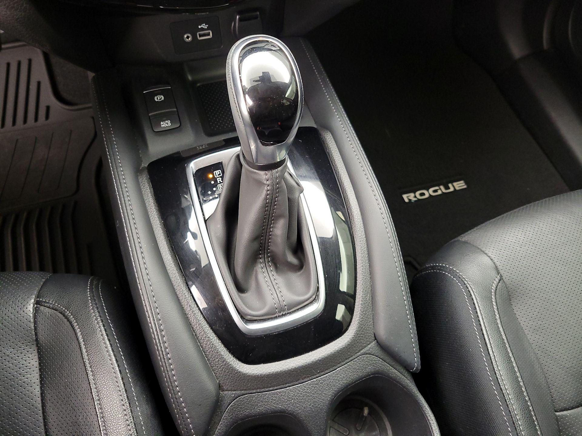 Thumbnail: 2019 Nissan Rogue - 17