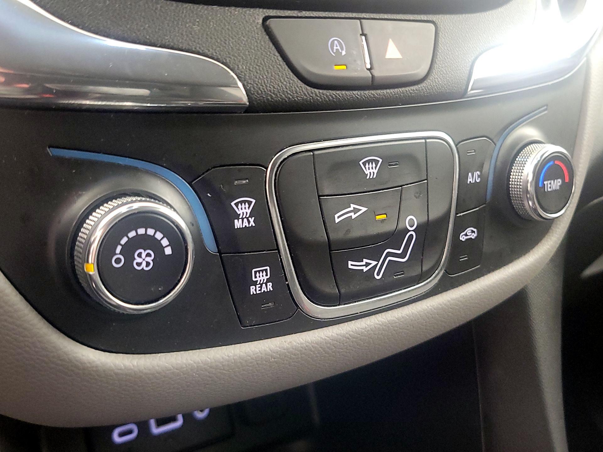 Thumbnail: 2022 Chevrolet Equinox - 16