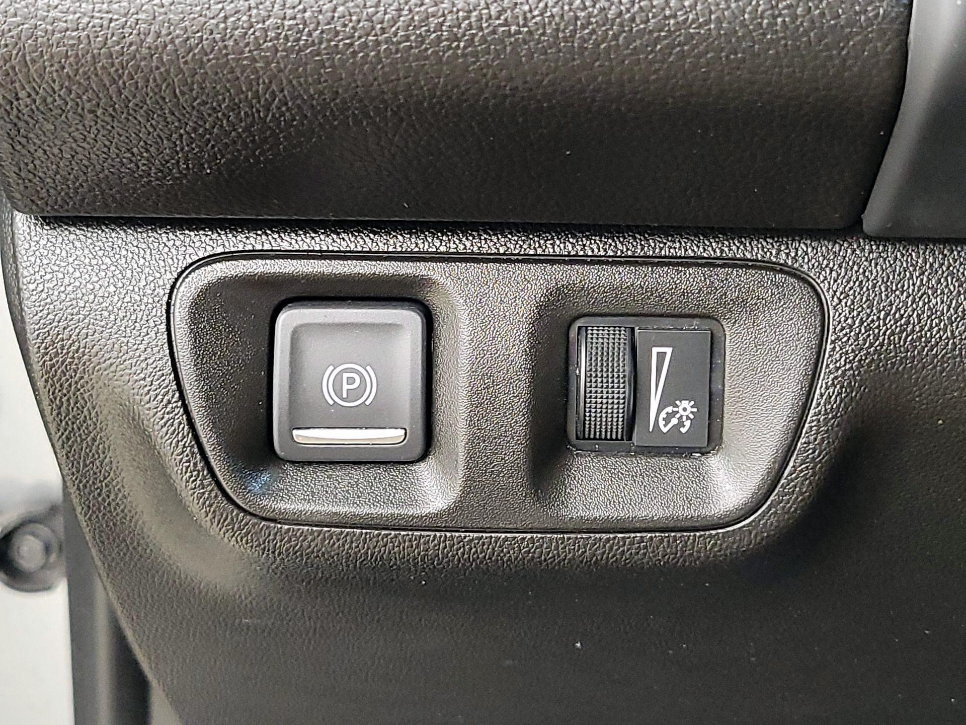 Thumbnail: 2023 GMC Acadia - 13