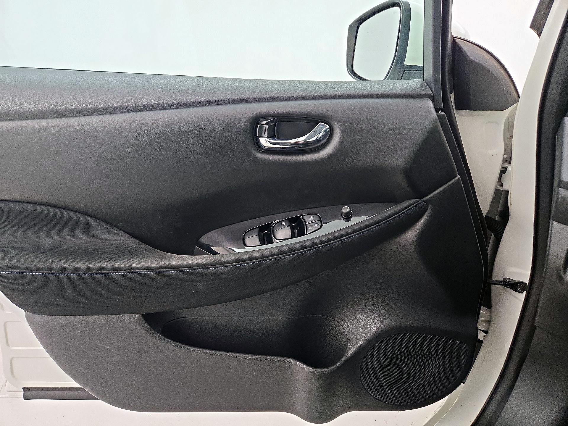 Thumbnail: 2019 Nissan Leaf - 12