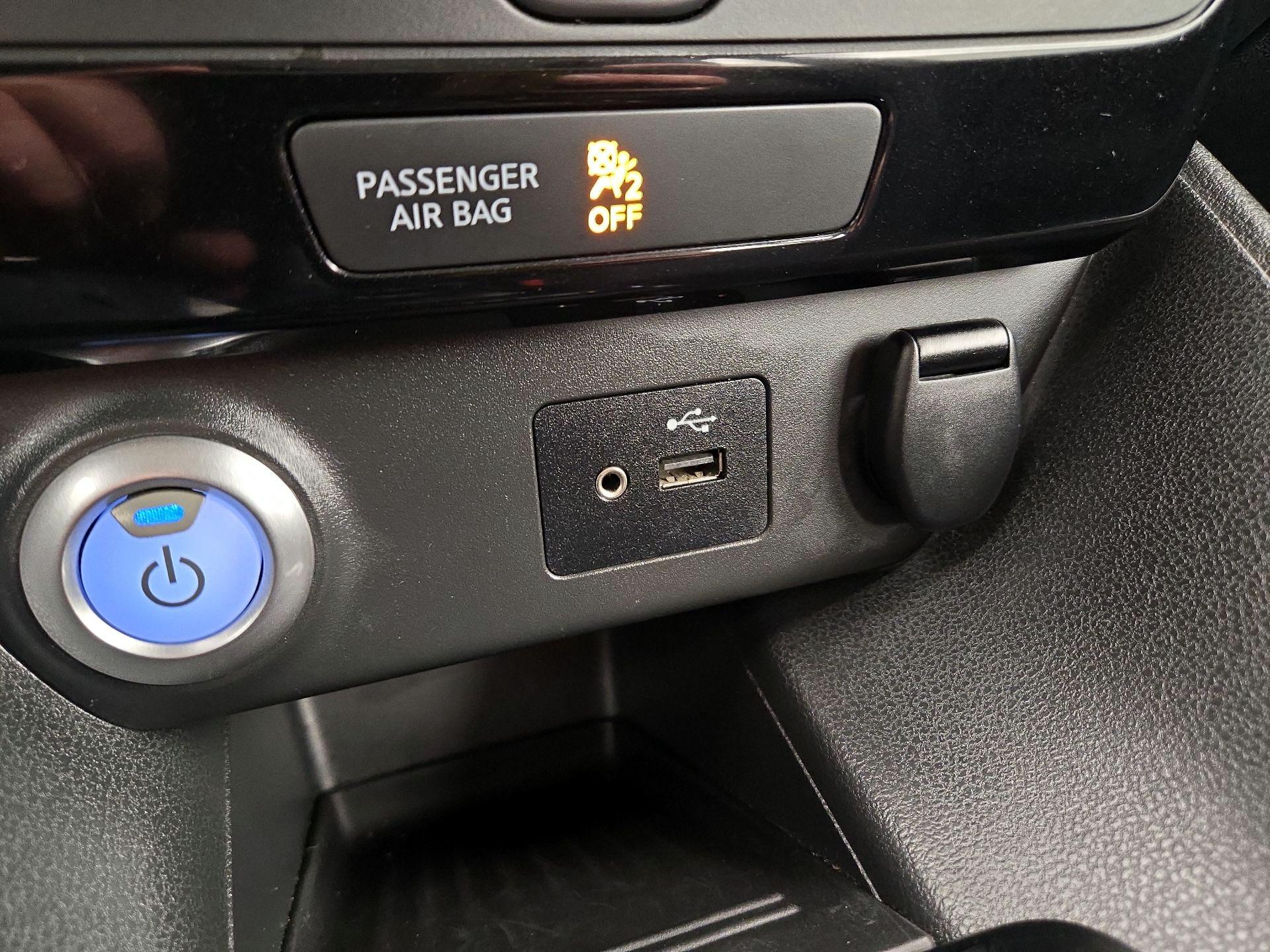 Thumbnail: 2019 Nissan Leaf - 19