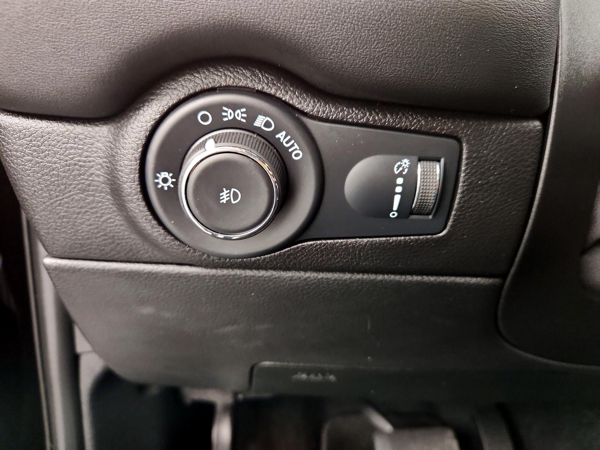 Thumbnail: 2022 Dodge Durango - 13