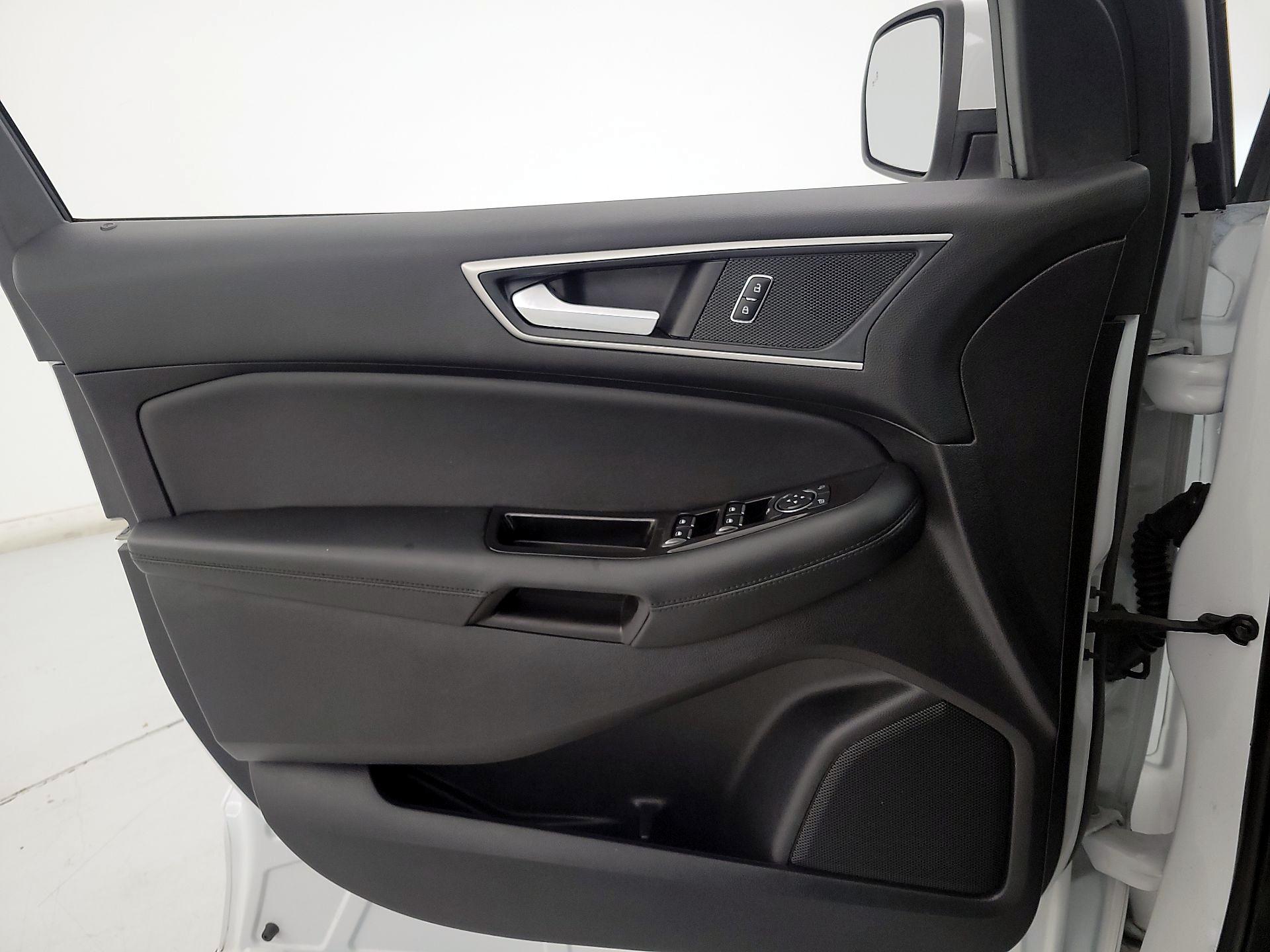 Thumbnail: 2020 Ford Edge - 12